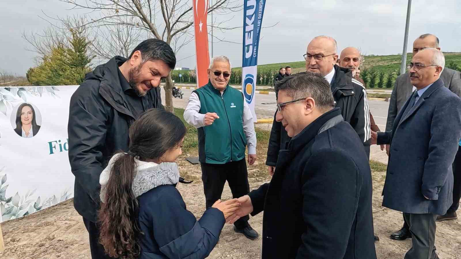 TUSAŞ şehidi Ekici anısına 1000 meyve fidanı toprakla buluşturuldu
