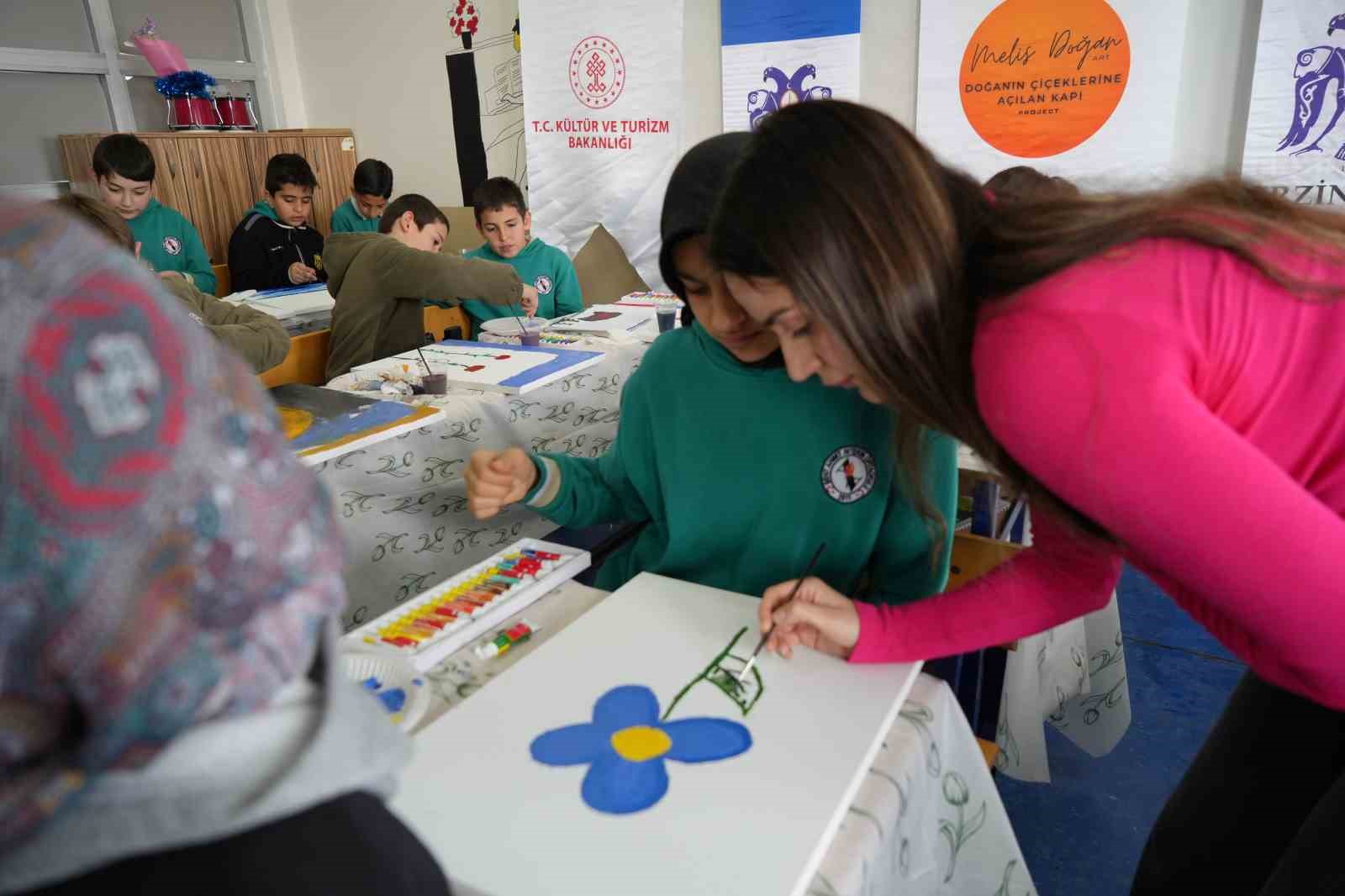 Tuval başında umut: Erzincanlı çocuklar sanatla buluştu
