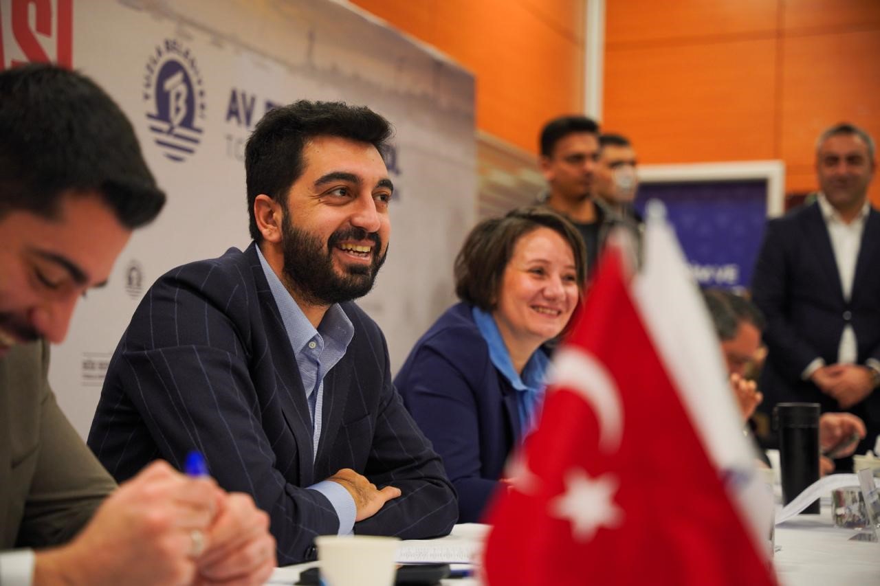 Tuzla Belediyesi’nde birebir görüşme: Başkan Bingöl komşularıyla buluştu
