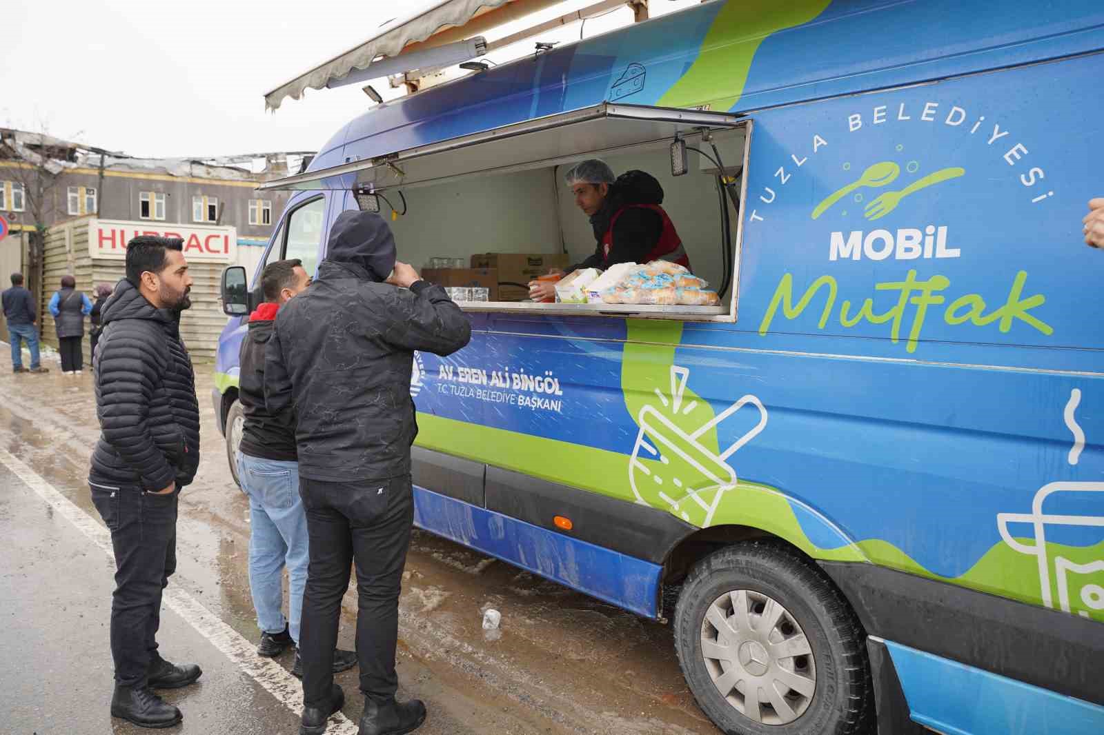 Tuzla Belediyesi’nden yangından etkilenen vatandaşlara destek
