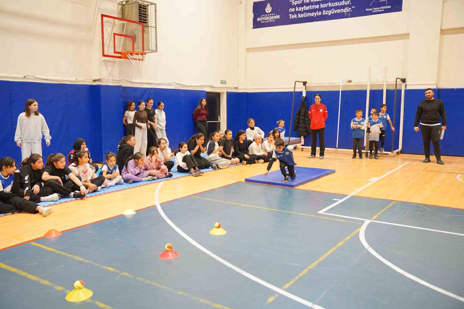 Tuzla’da ara tatil spor şenliği coşkuyla gerçekleşti, kazanan dostluk oldu
Tuzla’da ara tatil spor şenliği coşkuyla gerçekleşti, kazanan dostluk oldu