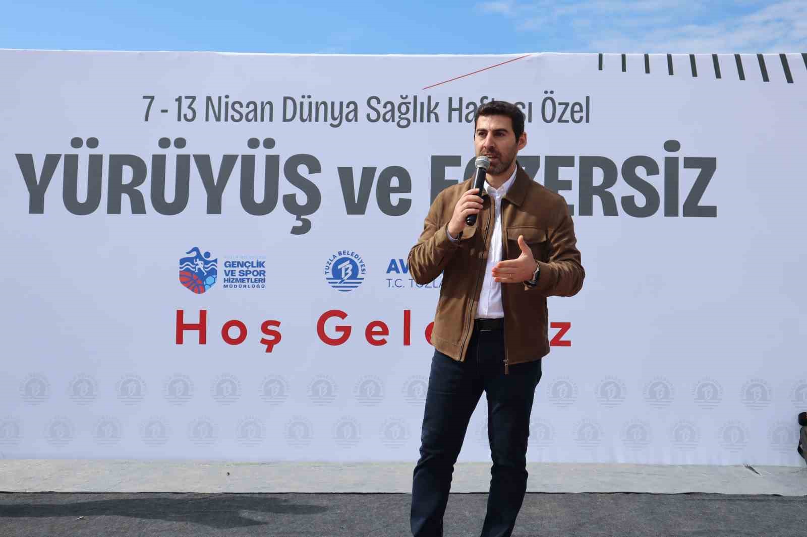 Tuzla’da Dünya Sağlık Haftası’na özel hareketli kutlama: Vatandaşlar hep beraber spor yaptı
Tuzla’da Dünya Sağlık Haftası’na özel hareketli kutlama: Vatandaşlar hep beraber spor yaptı