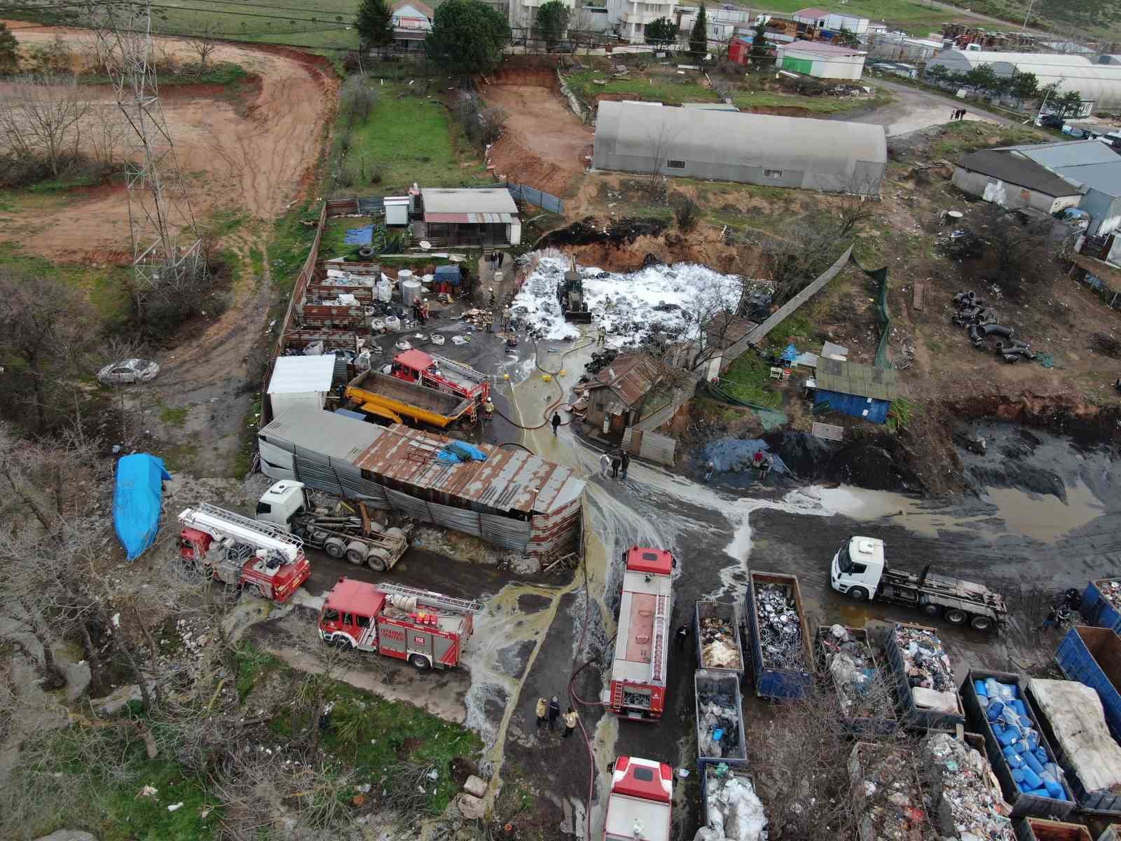Tuzla’da geri dönüşüm deposunda yangın
