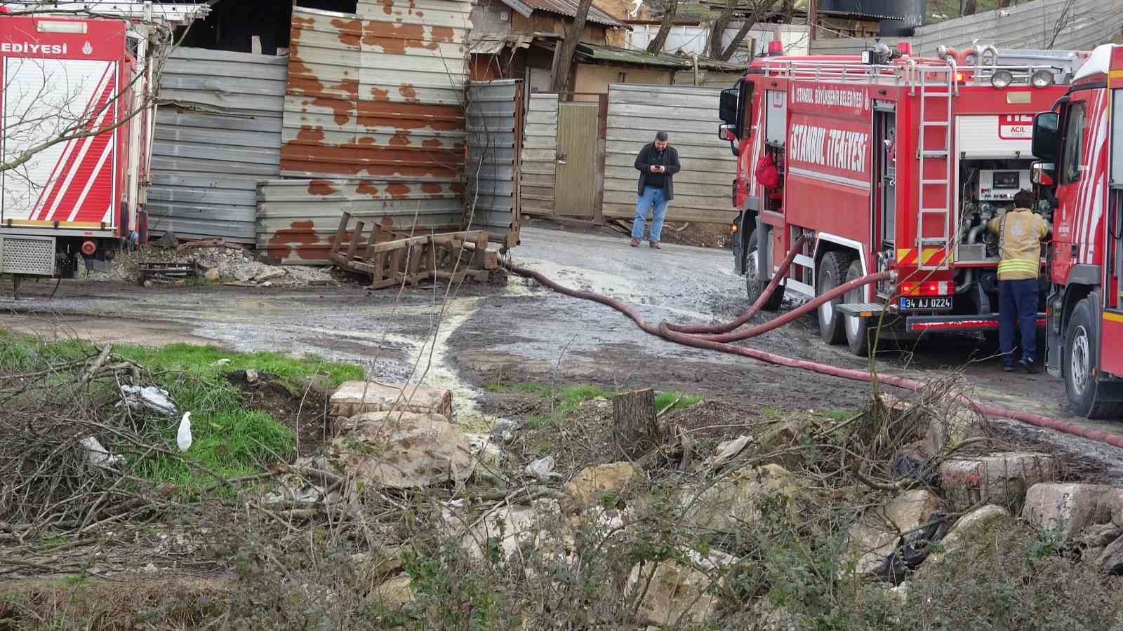 Tuzla’da geri dönüşüm deposunda yangın

