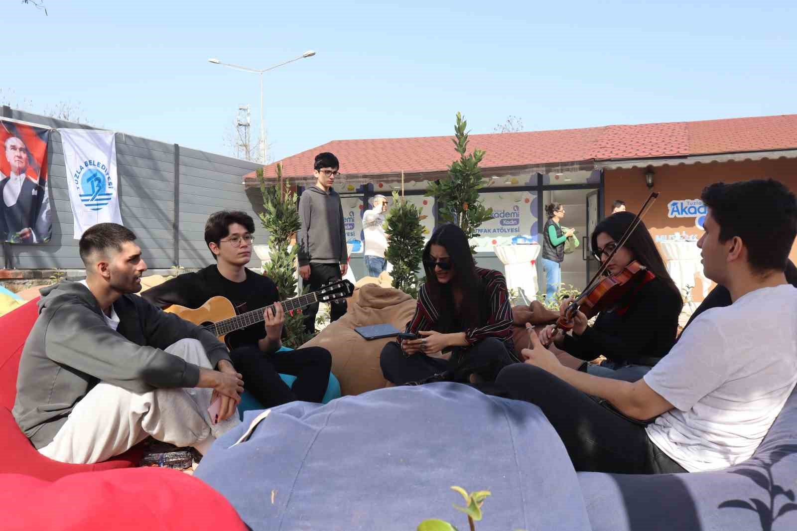 Tuzla’da Mercan Sanat Merkezi açıldı
