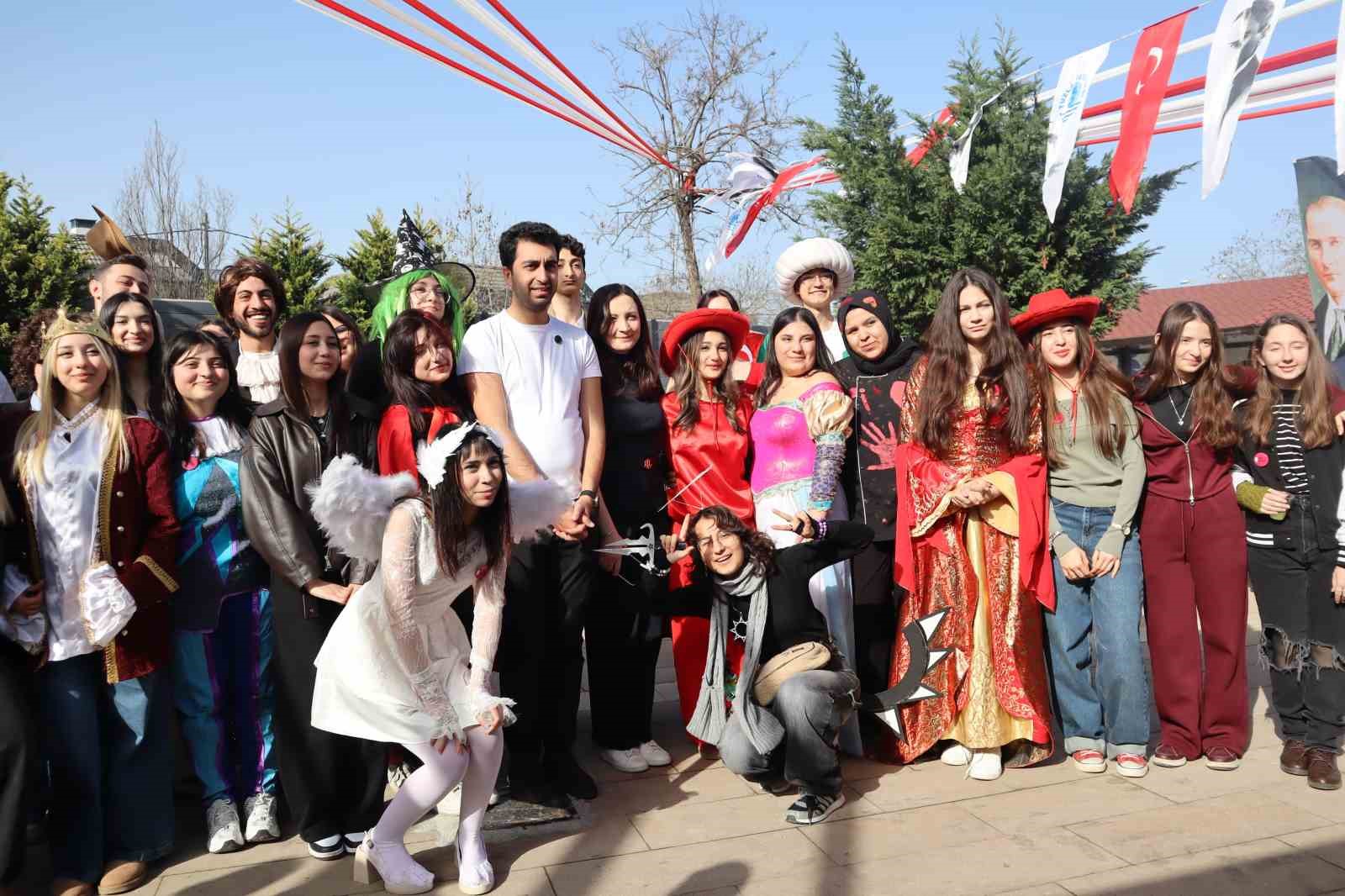 Tuzla’da Mercan Sanat Merkezi açıldı
