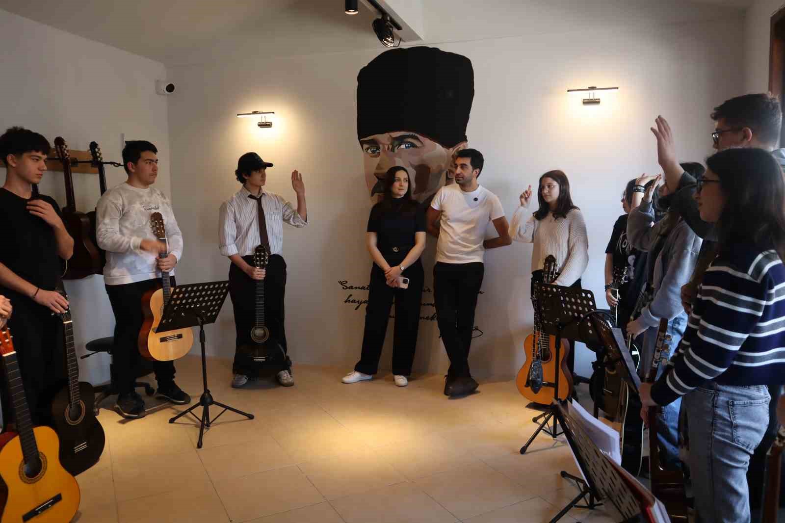 Tuzla’da Mercan Sanat Merkezi açıldı
