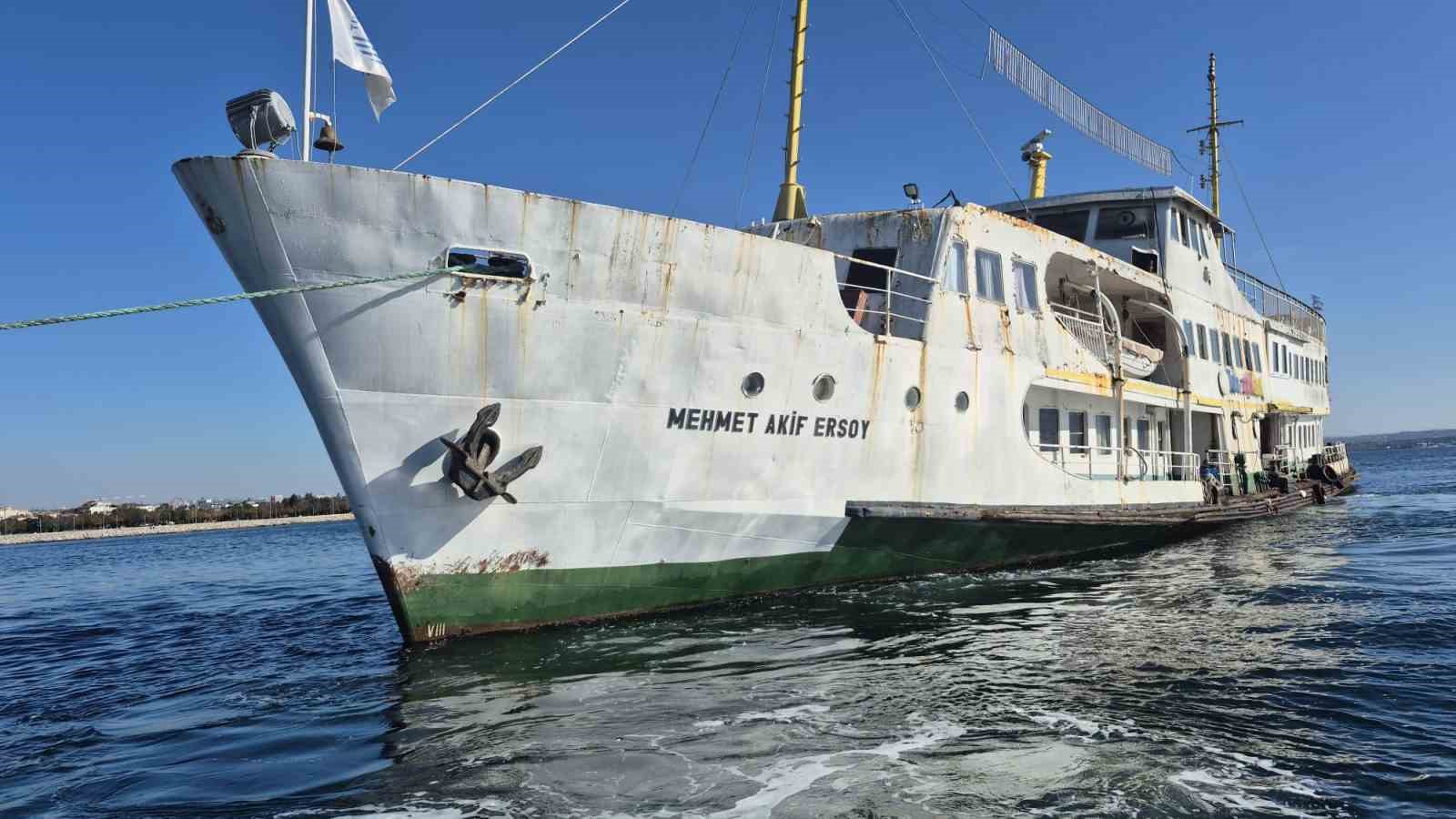 Tuzla’daki Mehmet Akif Ersoy vapuru yeniden İstanbul’a hizmet edecek
Tuzla’daki Mehmet Akif Ersoy vapuru yeniden İstanbul’a hizmet edecek