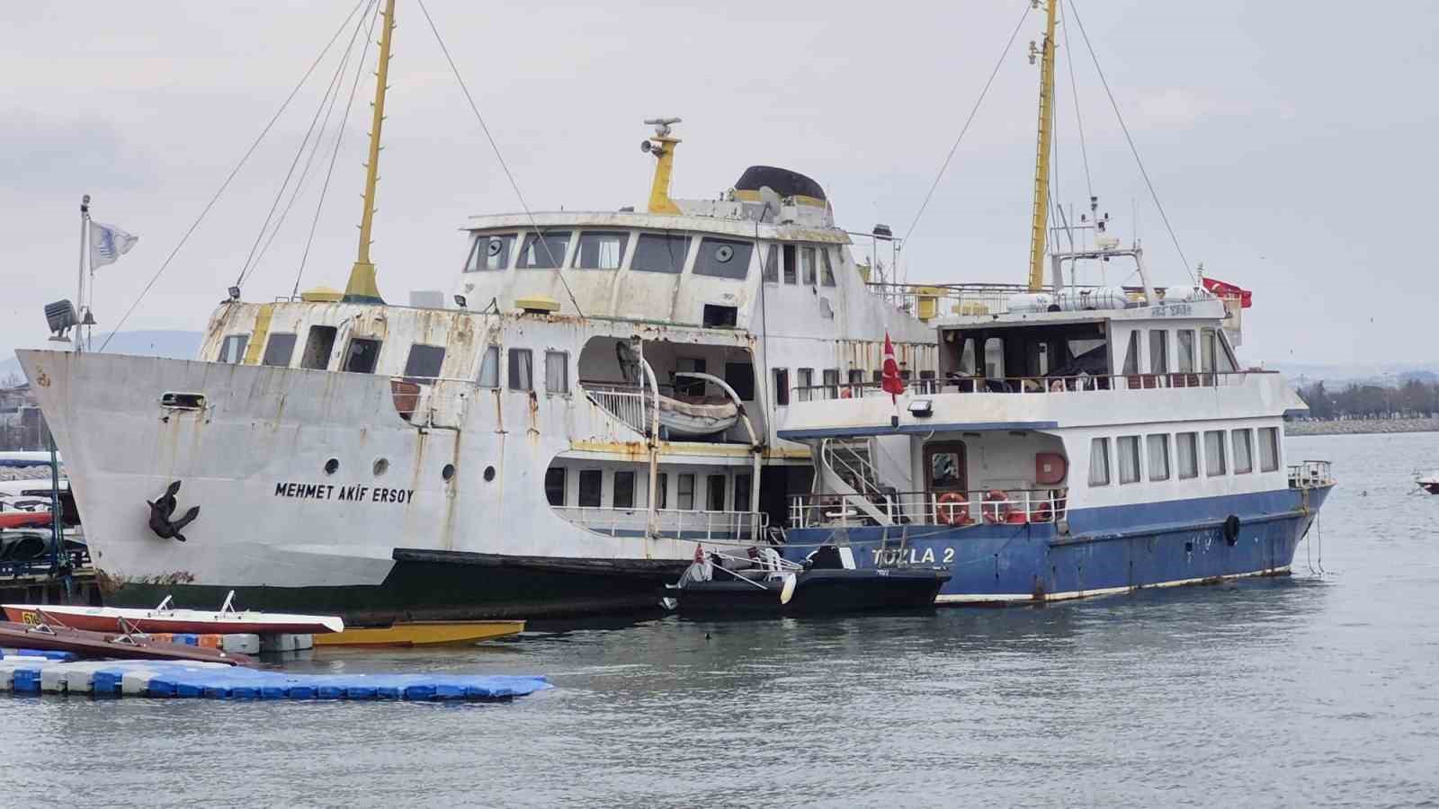Tuzla’daki Mehmet Akif Ersoy vapuru yeniden İstanbul’a hizmet edecek
Tuzla’daki Mehmet Akif Ersoy vapuru yeniden İstanbul’a hizmet edecek