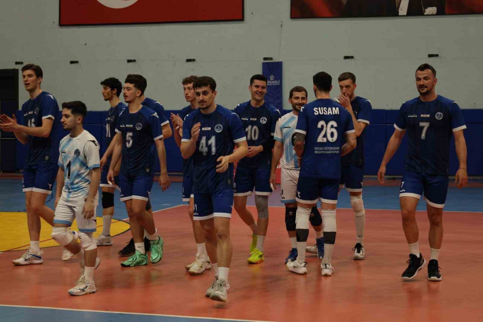 TVF Erkekler Voleybol 1. Ligi Yarı Finali: Kocaeli Büyükşehir Belediye Kağıtspor: 4 - Arkasspor: 1
