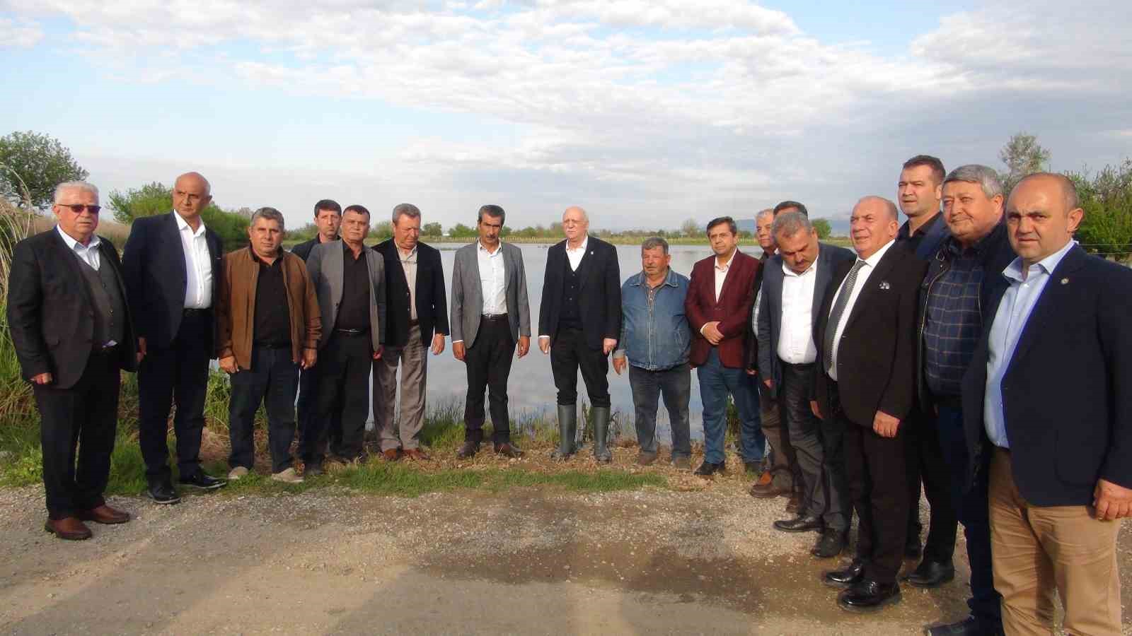 TZOB Genel Başkanı Bayraktar, Manisa’da su altında kalan tarım arazilerini inceledi, destek çağrısı yaptı
