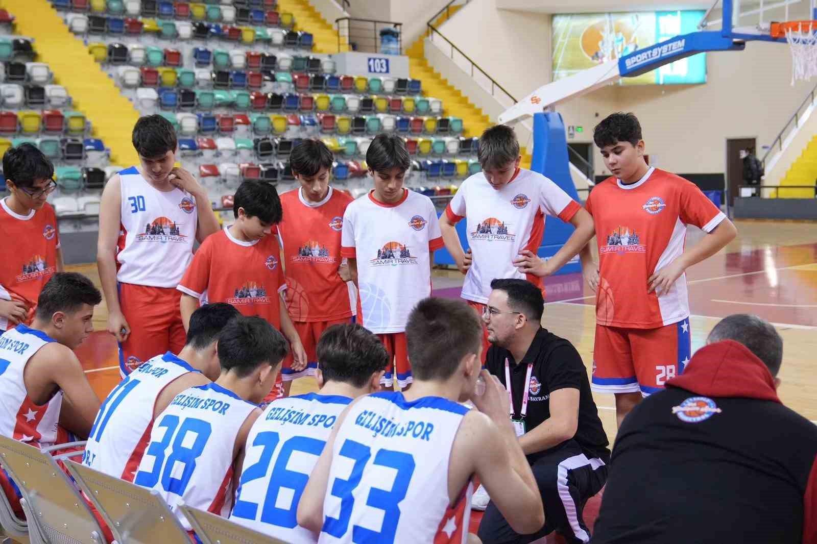 U14 Erkekler Basketbol bölge şampiyonası Balıkesir’de başladı
