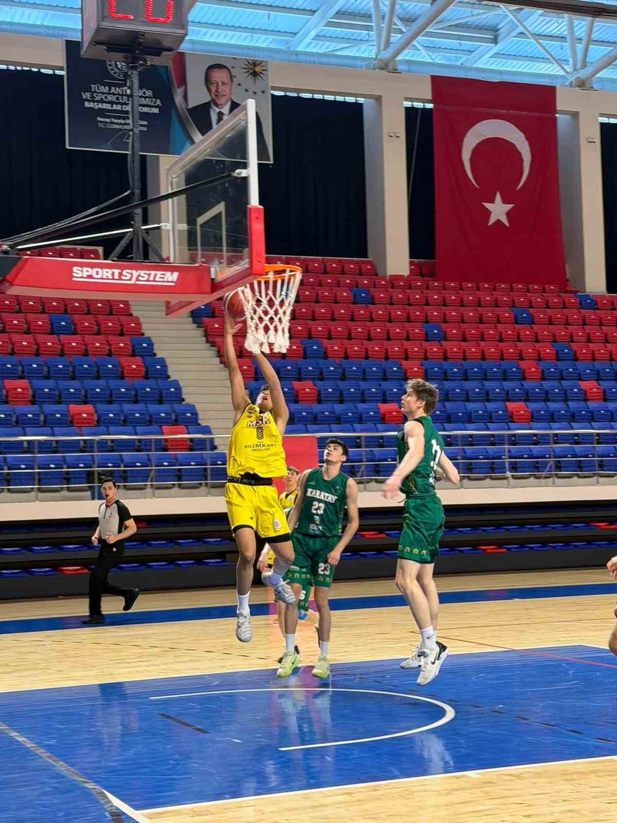 U18 Erkekler Bölge Şampiyonası’nda yarı finalistler belli oldu
