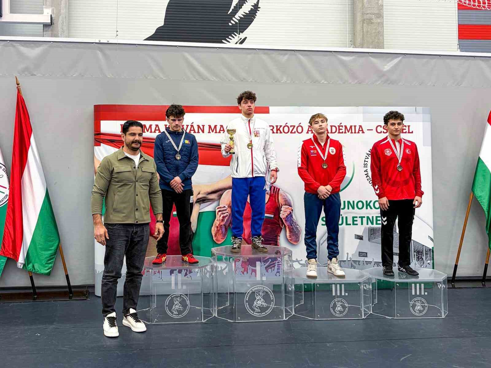 U20 Grekoromen Güreş Milli Takımı şampiyon oldu
