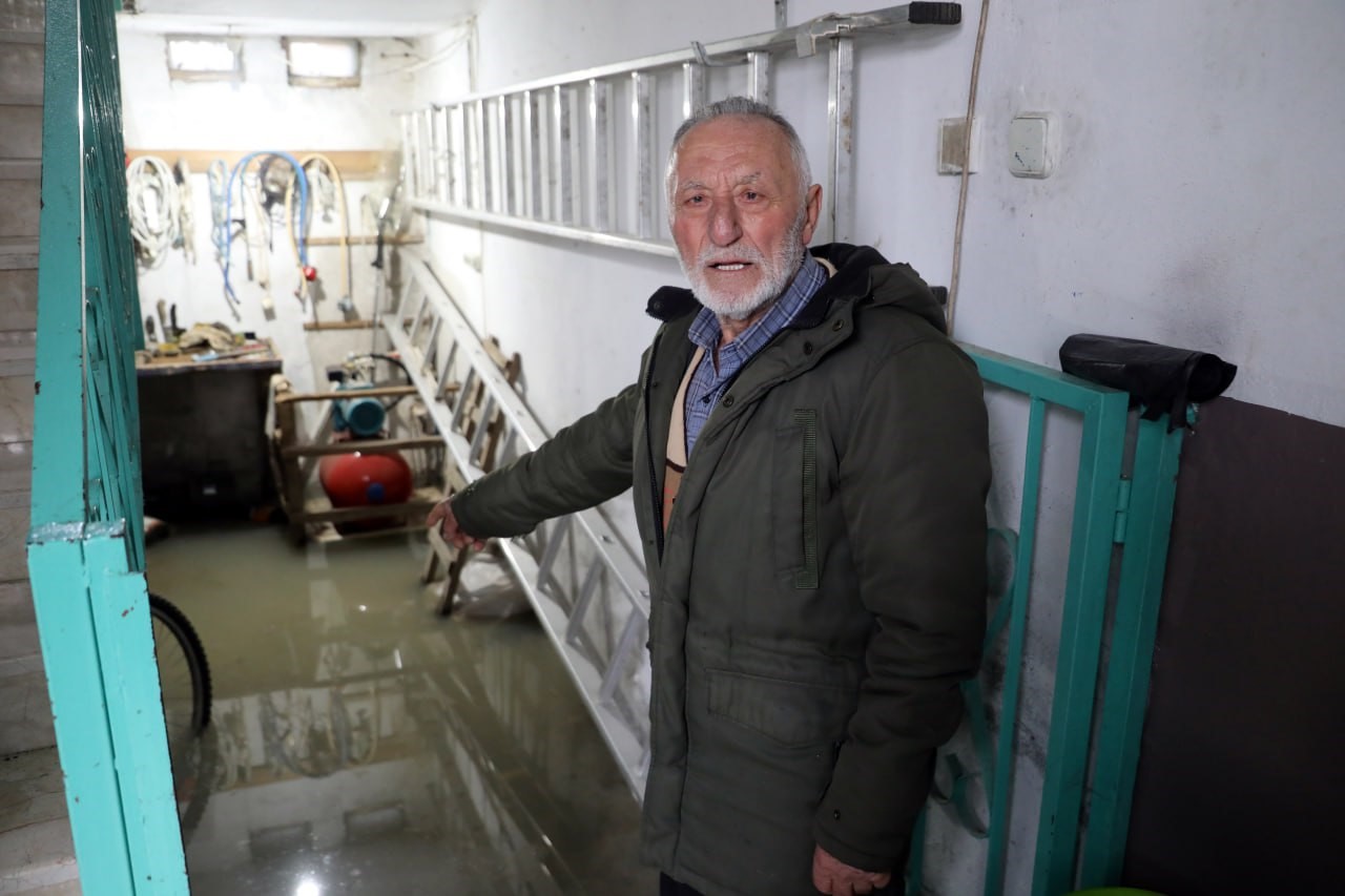 Üç günlük yağmur felakete döndü: Sakarya Karasu’da mahalle su altında kaldı
Üç günlük yağmur felakete döndü: Sakarya Karasu’da mahalle su altında kaldı