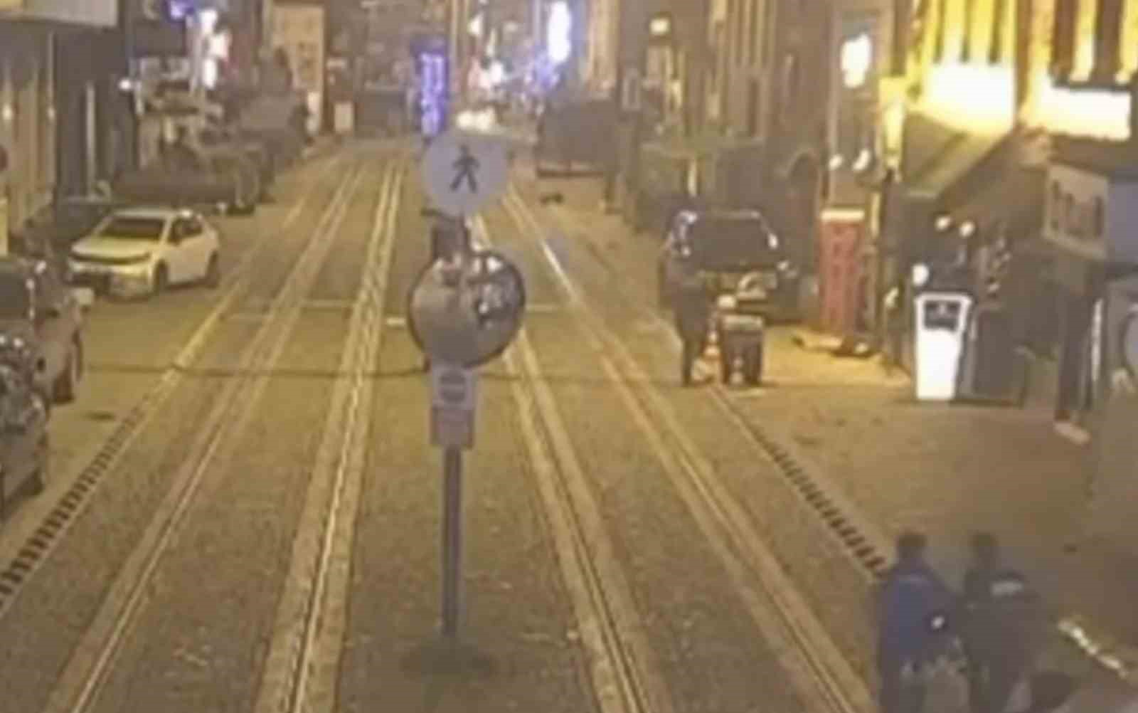 Üç kişinin öldüğü bar saldırısının dehşet anları
