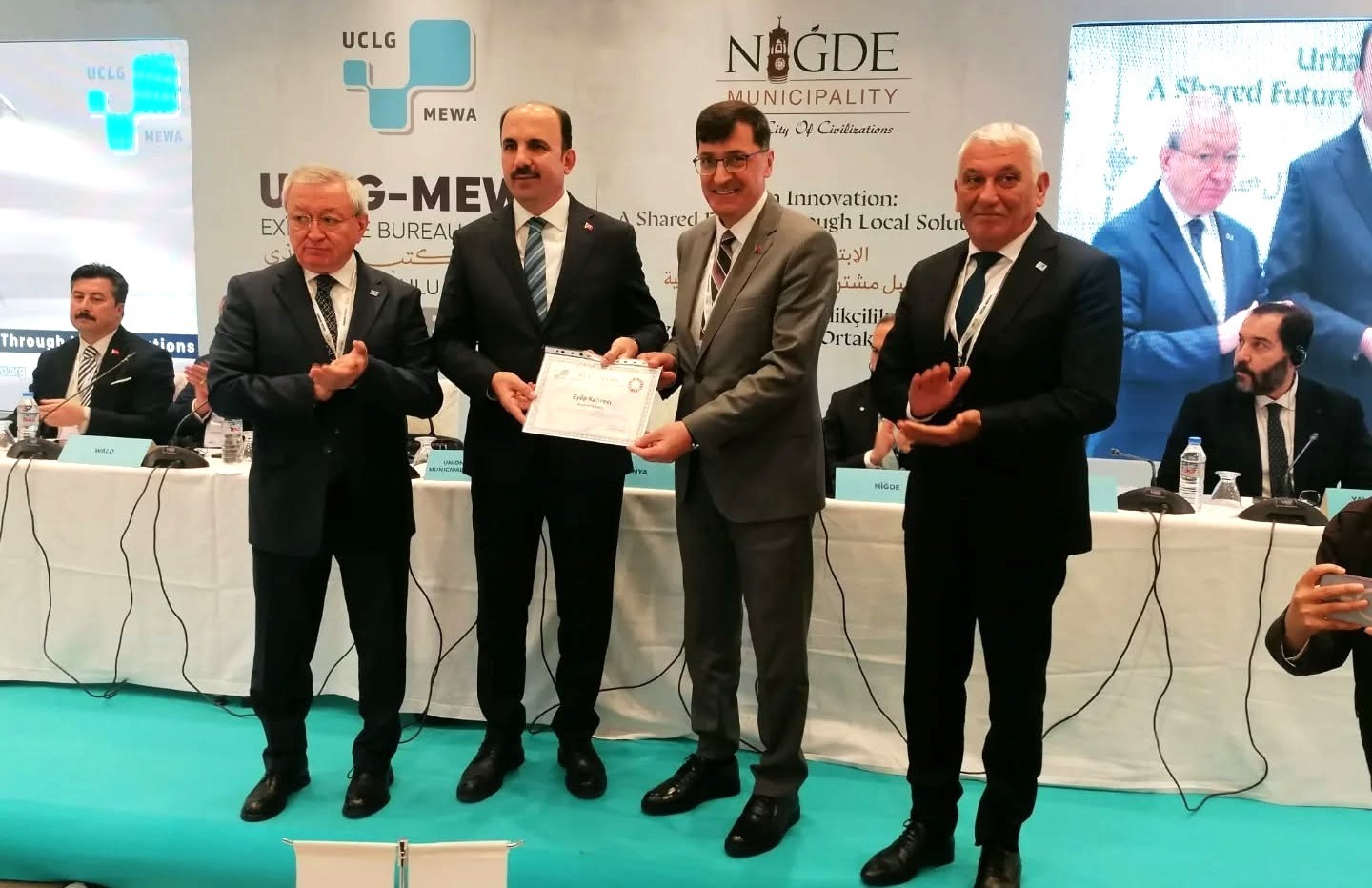 UCLG-MEWA’dan Eyüp Kahveci’ye "Çok Başarılı" belgesi
