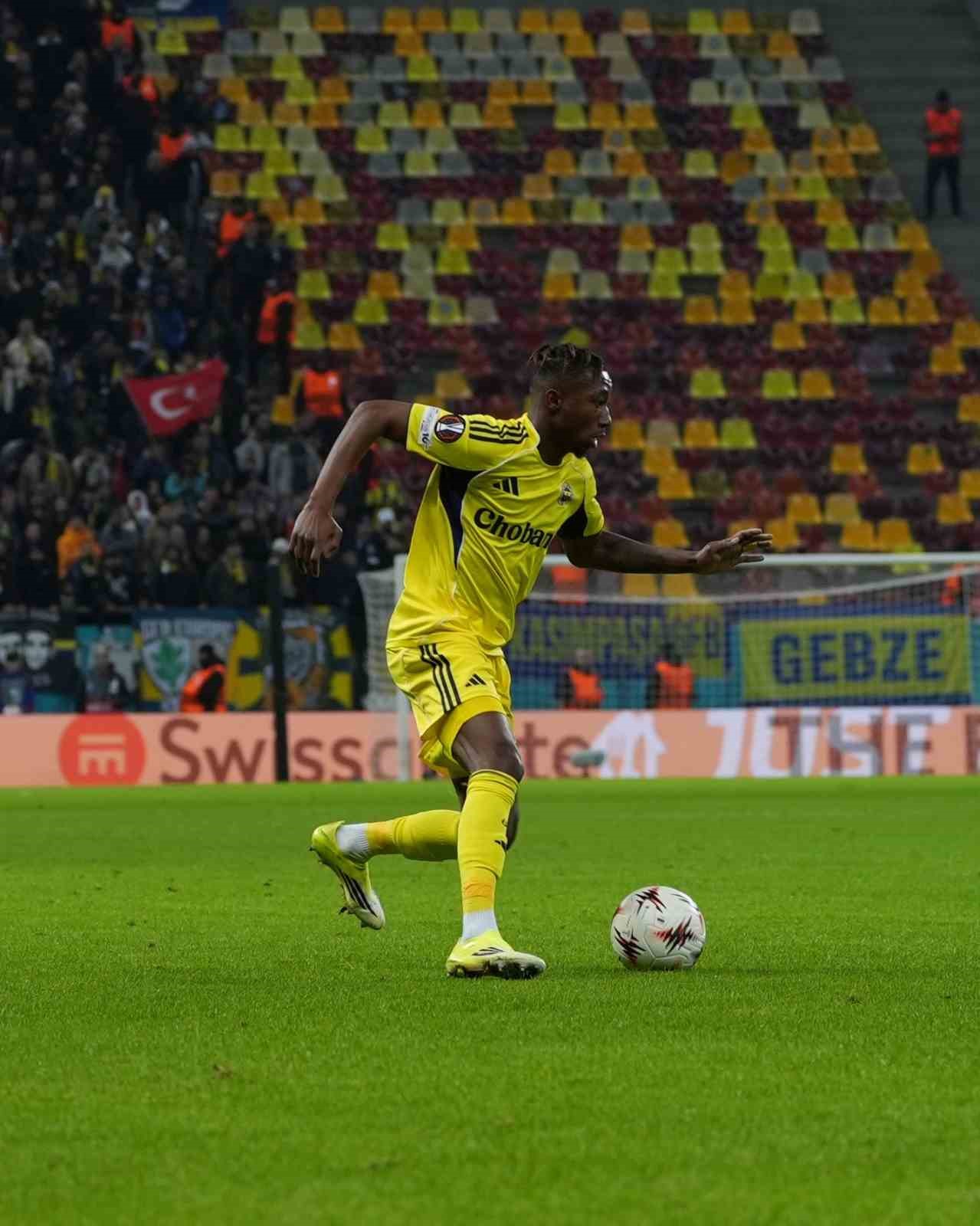 UEFA Avrupa Ligi: FCSB: 0 - Fenerbahçe: 1 (İlk yarı)
