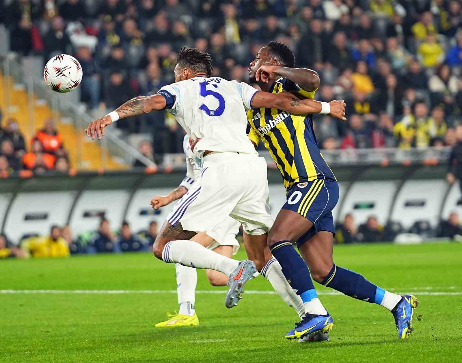 UEFA Avrupa Ligi: Fenerbahçe: 0 - Aston Villa: 1 (İlk yarı)
