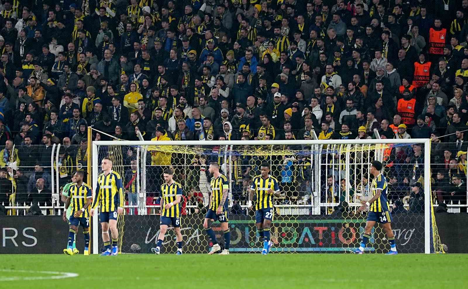 UEFA Avrupa Ligi: Fenerbahçe: 0 - Aston Villa: 1 (İlk yarı)
