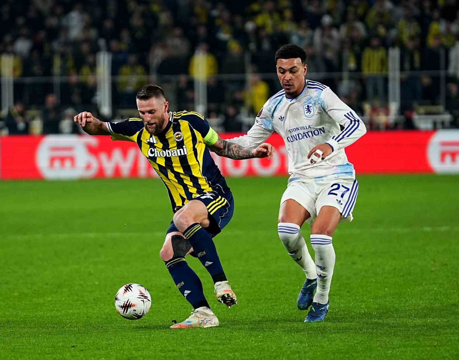 UEFA Avrupa Ligi: Fenerbahçe: 0 - Aston Villa: 1 (İlk yarı)
