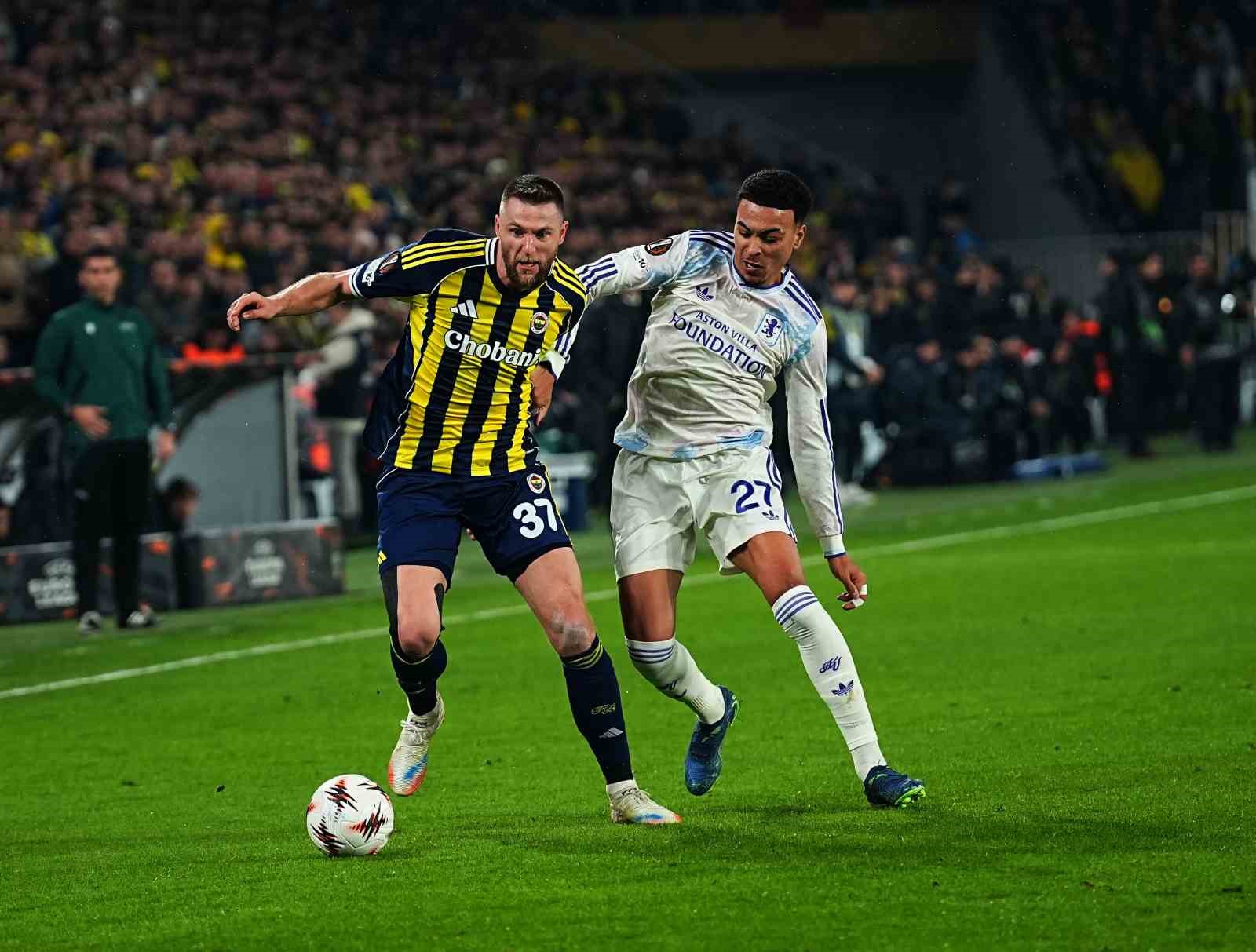 UEFA Avrupa Ligi: Fenerbahçe: 0 - Aston Villa: 1 (İlk yarı)
