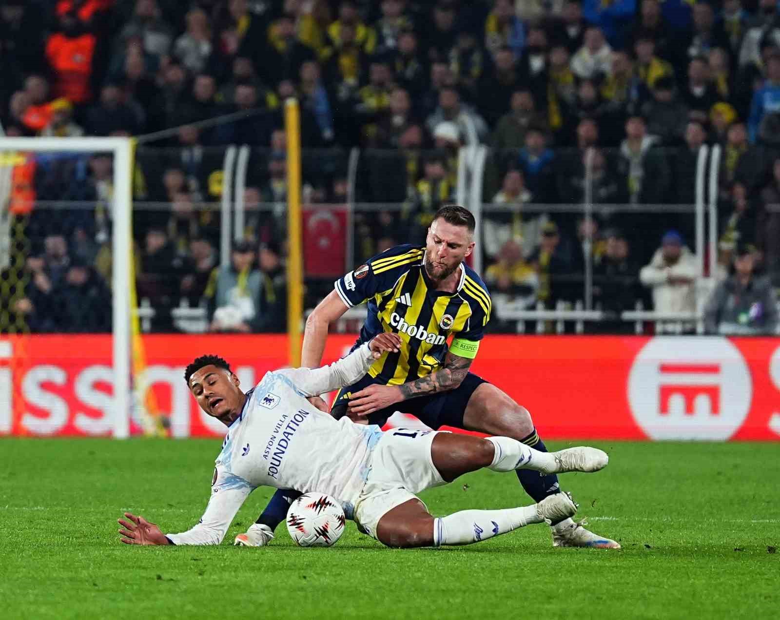 UEFA Avrupa Ligi: Fenerbahçe: 0 - Aston Villa: 1 (İlk yarı)
