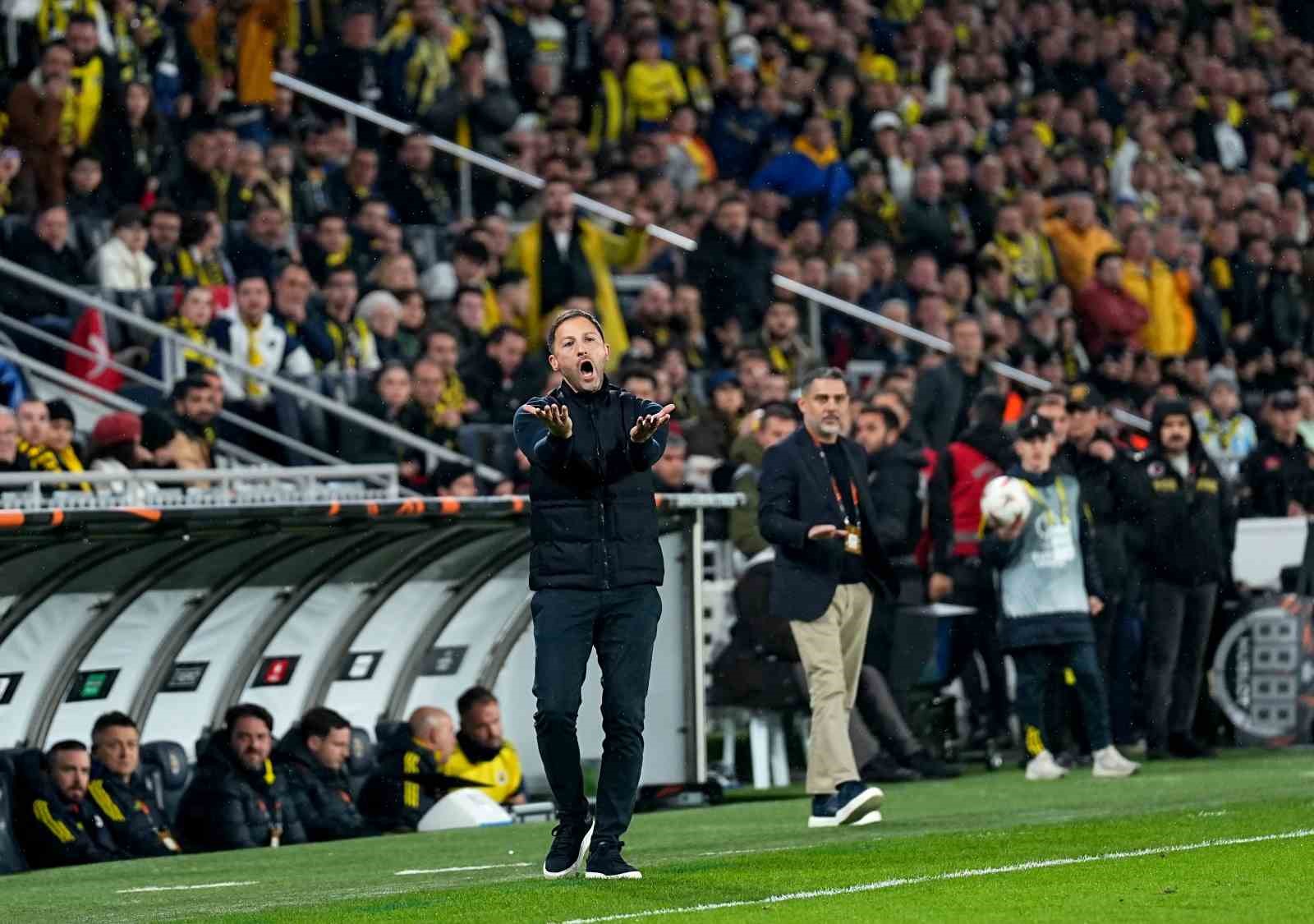 UEFA Avrupa Ligi: Fenerbahçe: 0 - Aston Villa: 1 (İlk yarı)
