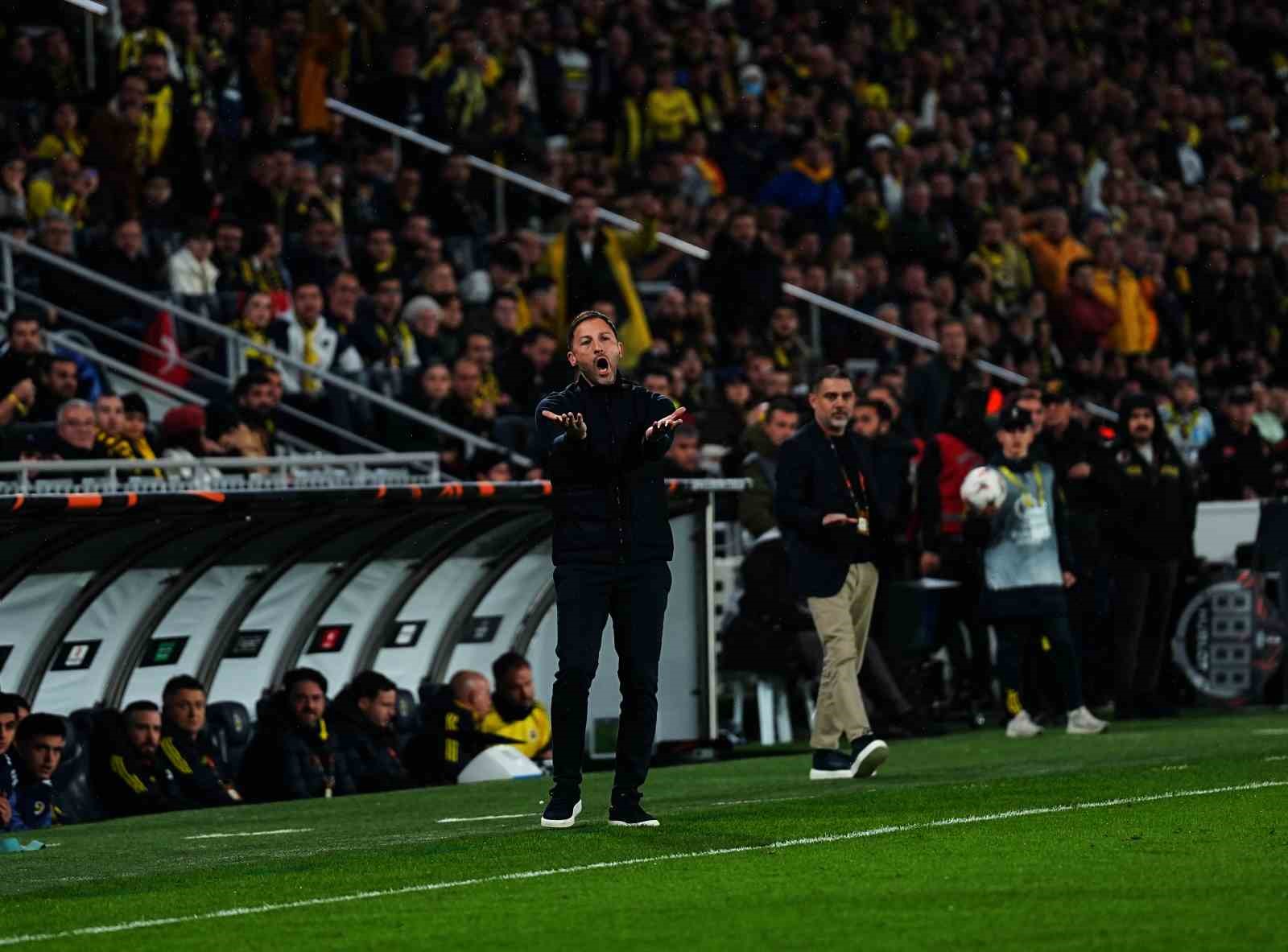 UEFA Avrupa Ligi: Fenerbahçe: 0 - Aston Villa: 1 (İlk yarı)
