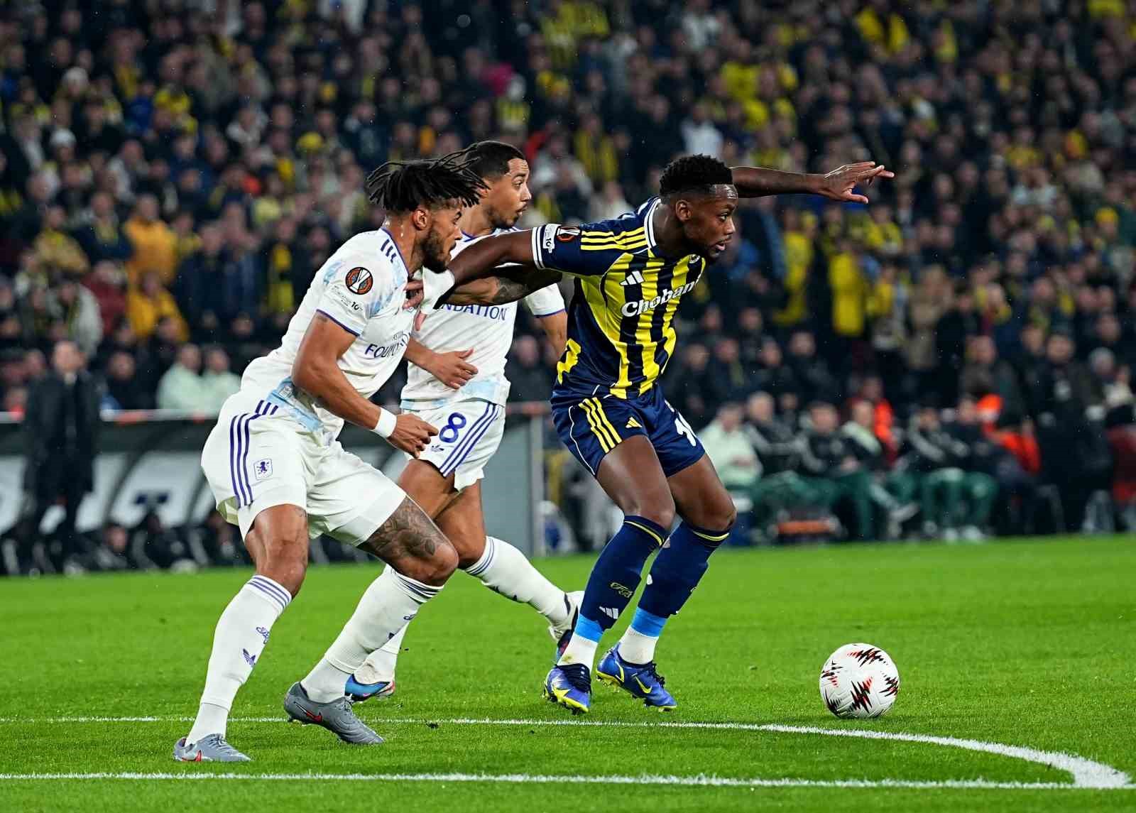 UEFA Avrupa Ligi: Fenerbahçe: 0 - Aston Villa: 1 (İlk yarı)
