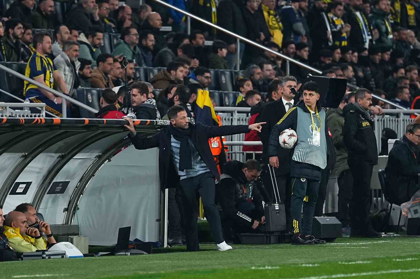 UEFA Avrupa Ligi: Fenerbahçe: 0 - Nottingham Forest: 0 (Maç devam ediyor)
