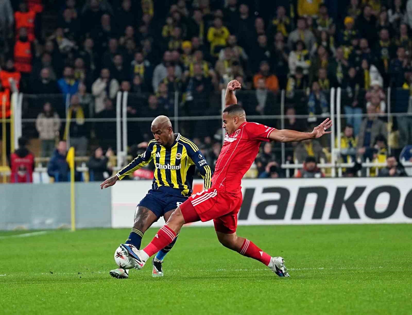 UEFA Avrupa Ligi: Fenerbahçe: 0 - Nottingham Forest: 0 (Maç devam ediyor)
