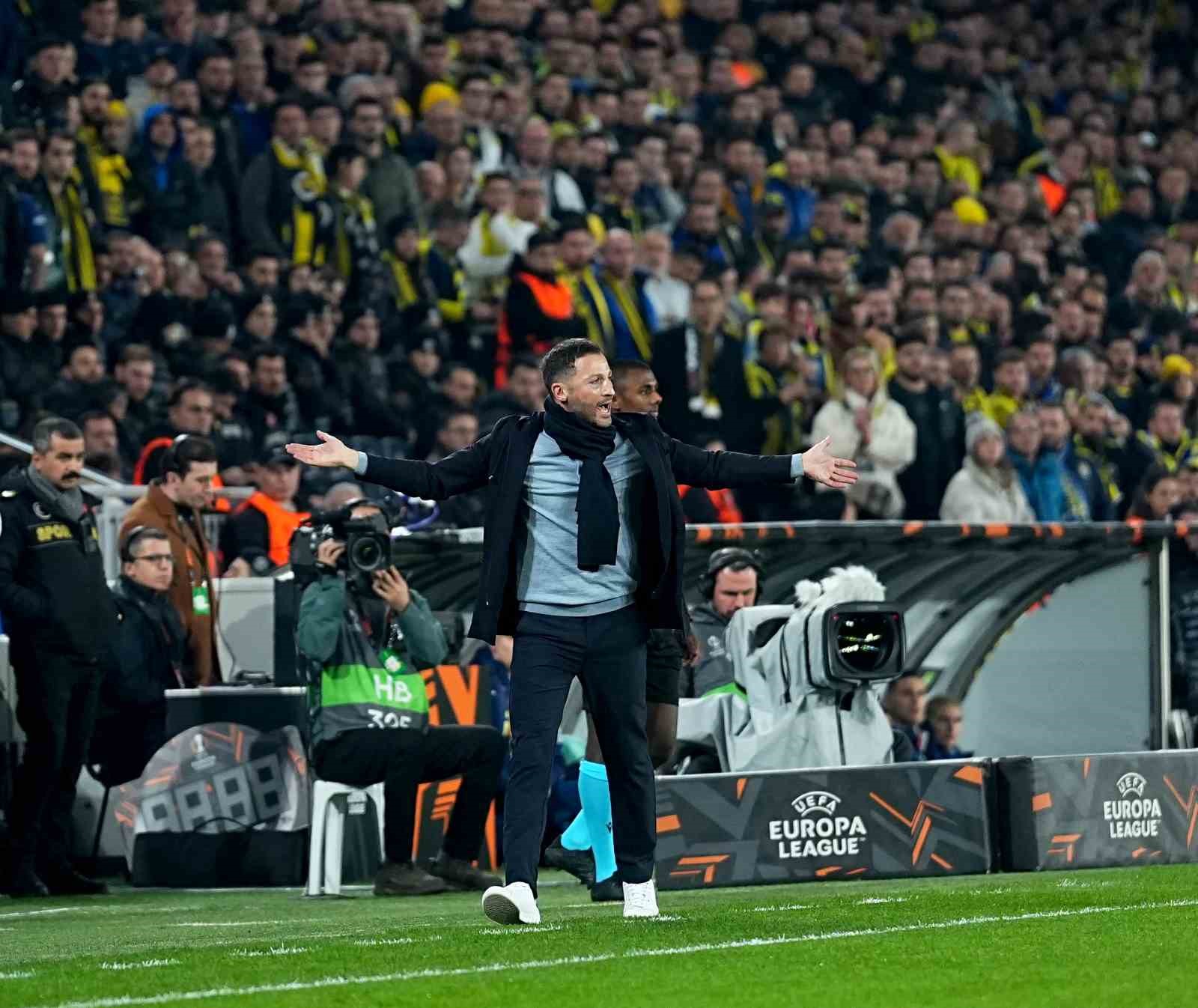 UEFA Avrupa Ligi: Fenerbahçe: 0 - Nottingham Forest: 0 (Maç devam ediyor)
