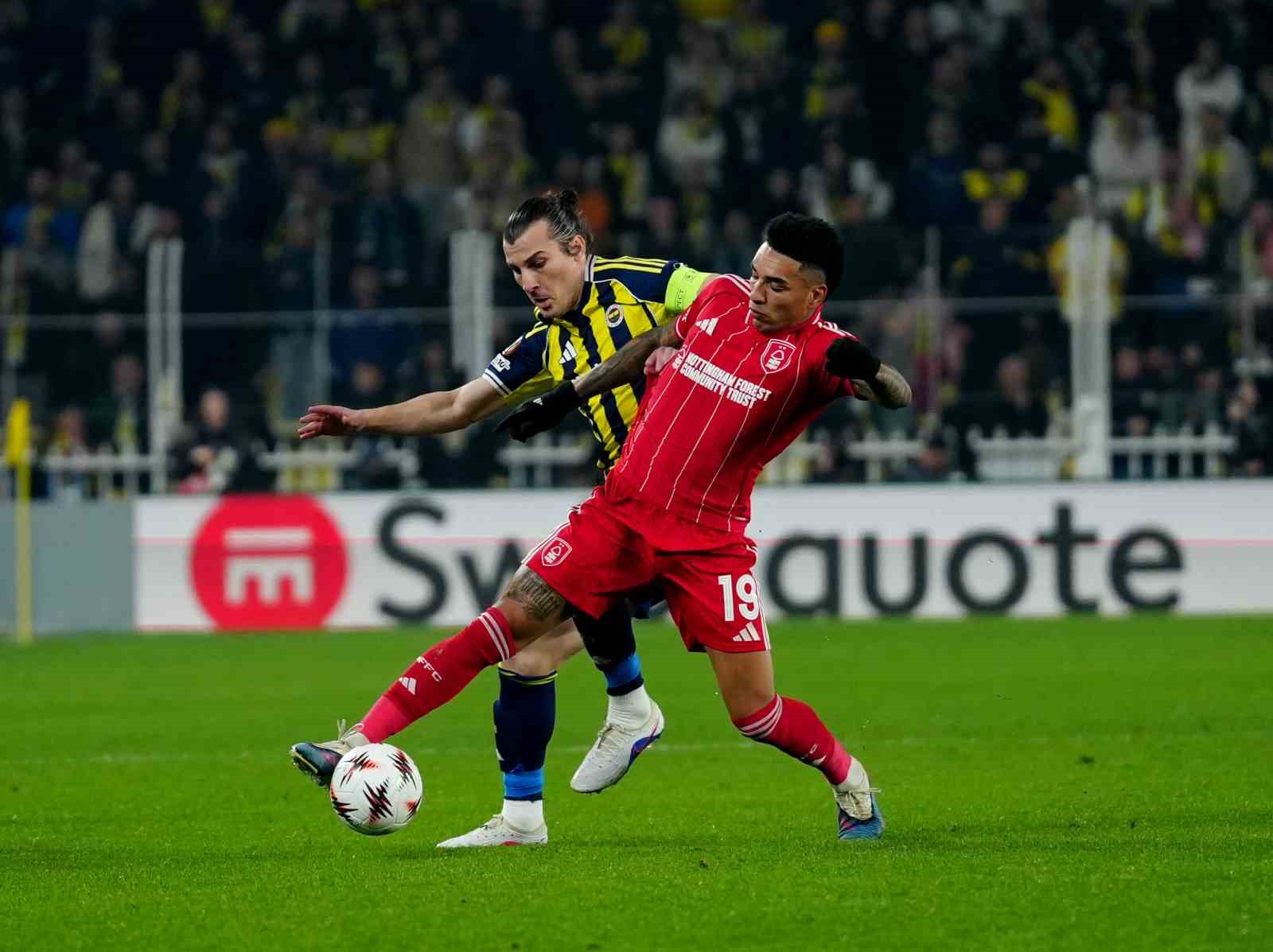 UEFA Avrupa Ligi: Fenerbahçe: 0 - Nottingham Forest: 2 (İlk yarı)
