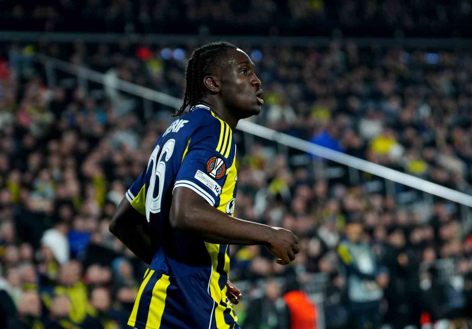 UEFA Avrupa Ligi: Fenerbahçe: 0 - Nottingham Forest: 2 (İlk yarı)
