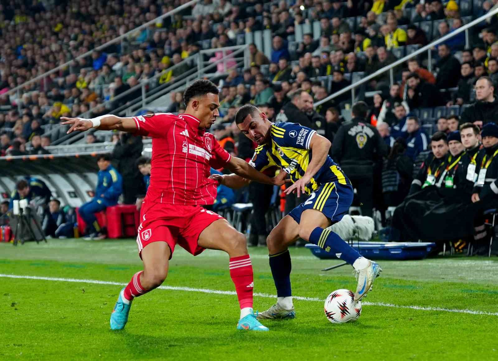 UEFA Avrupa Ligi: Fenerbahçe: 0 - Nottingham Forest: 3 (Maç sonucu)
