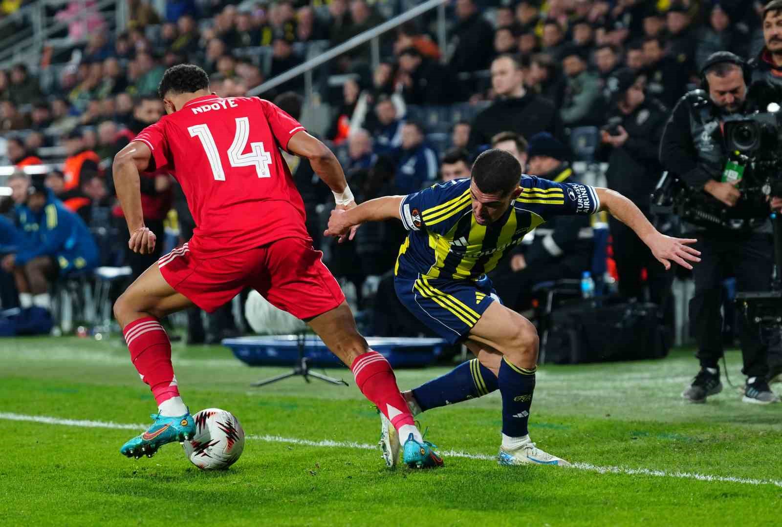 UEFA Avrupa Ligi: Fenerbahçe: 0 - Nottingham Forest: 3 (Maç sonucu)
