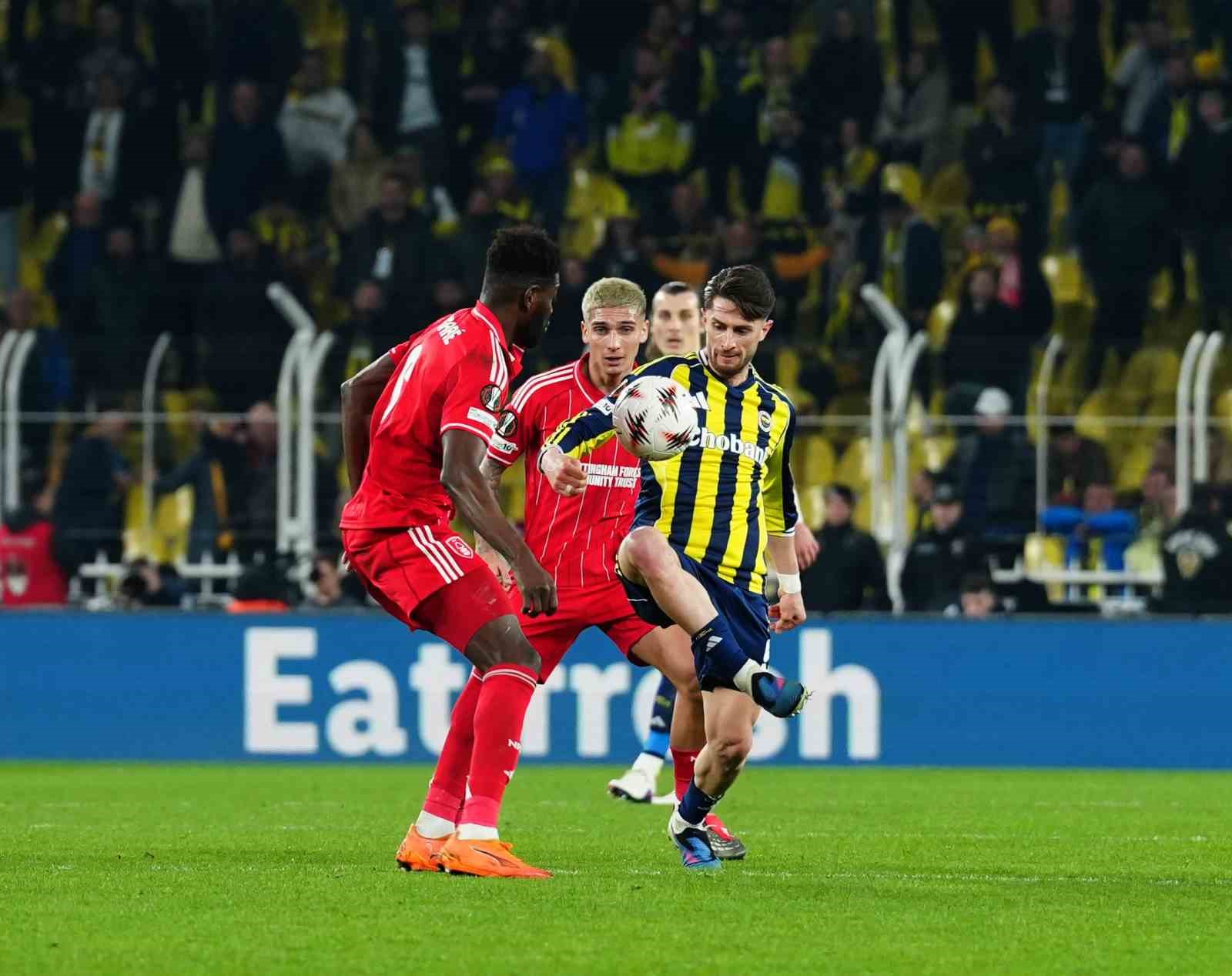 UEFA Avrupa Ligi: Fenerbahçe: 0 - Nottingham Forest: 3 (Maç sonucu)
