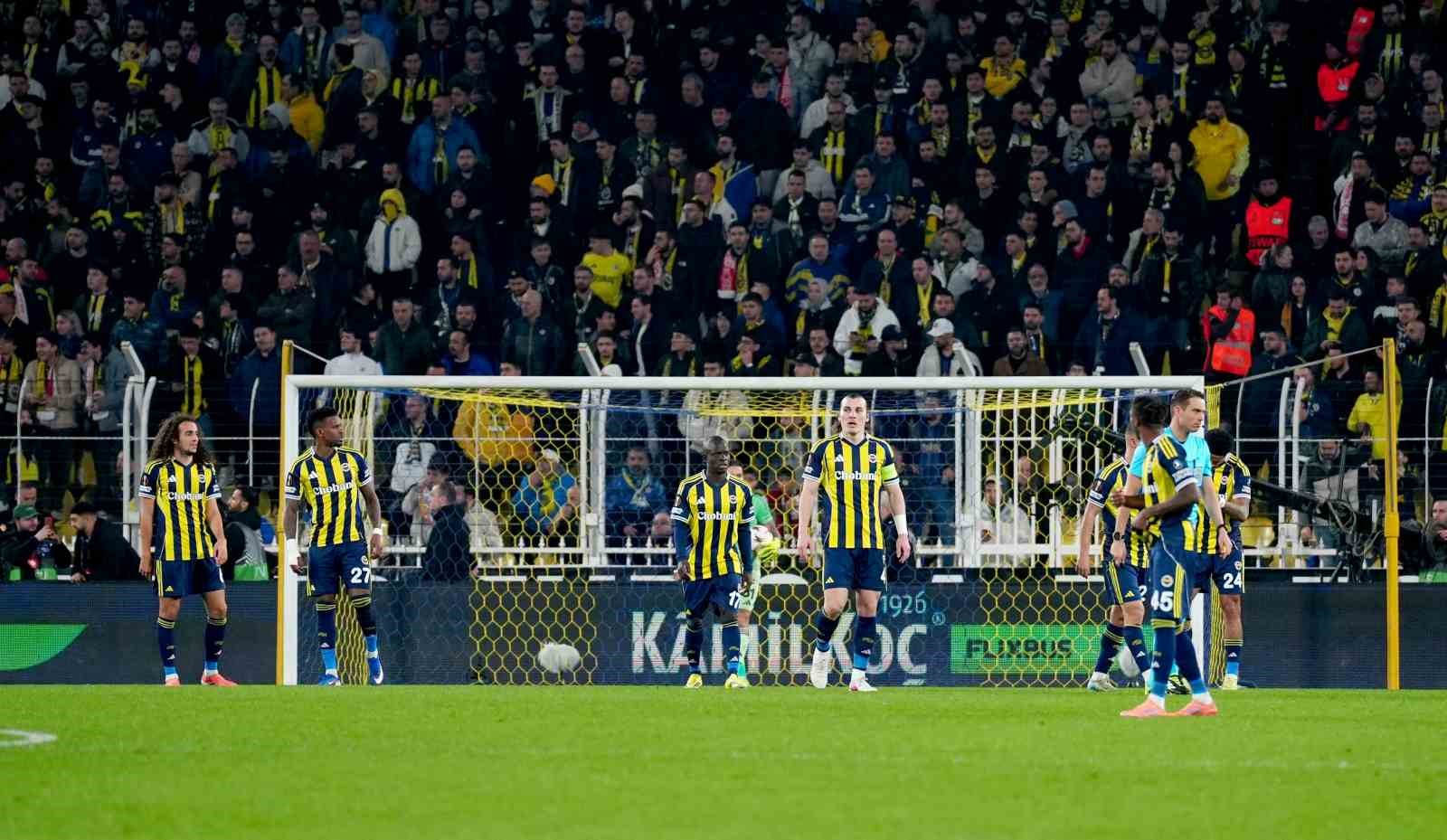 UEFA Avrupa Ligi: Fenerbahçe: 0 - Nottingham Forest: 3 (Maç sonucu)
