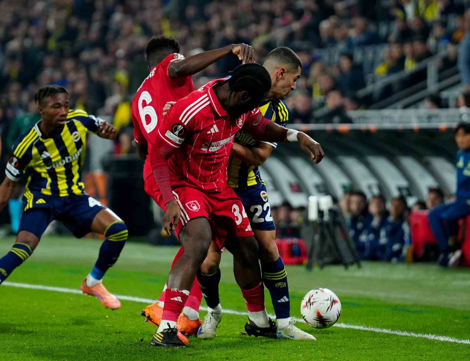 UEFA Avrupa Ligi: Fenerbahçe: 0 - Nottingham Forest: 3 (Maç sonucu)
