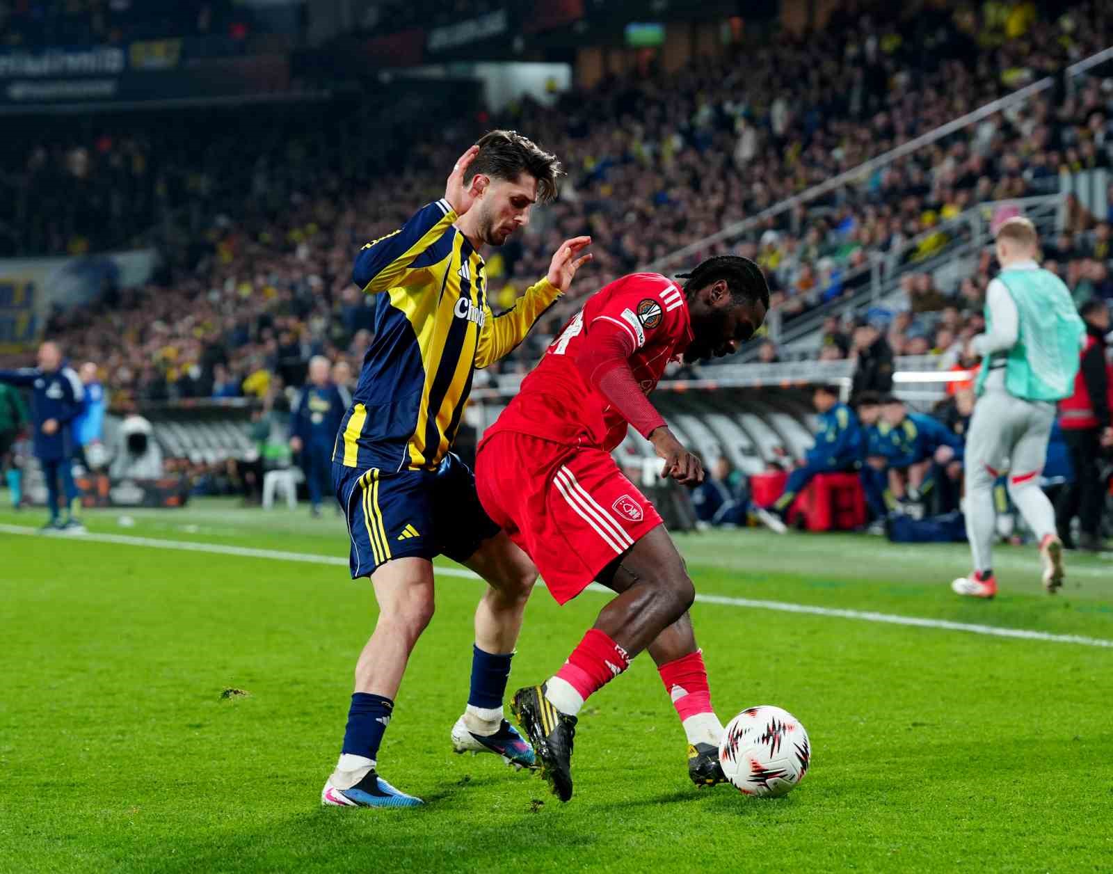 UEFA Avrupa Ligi: Fenerbahçe: 0 - Nottingham Forest: 3 (Maç sonucu)

