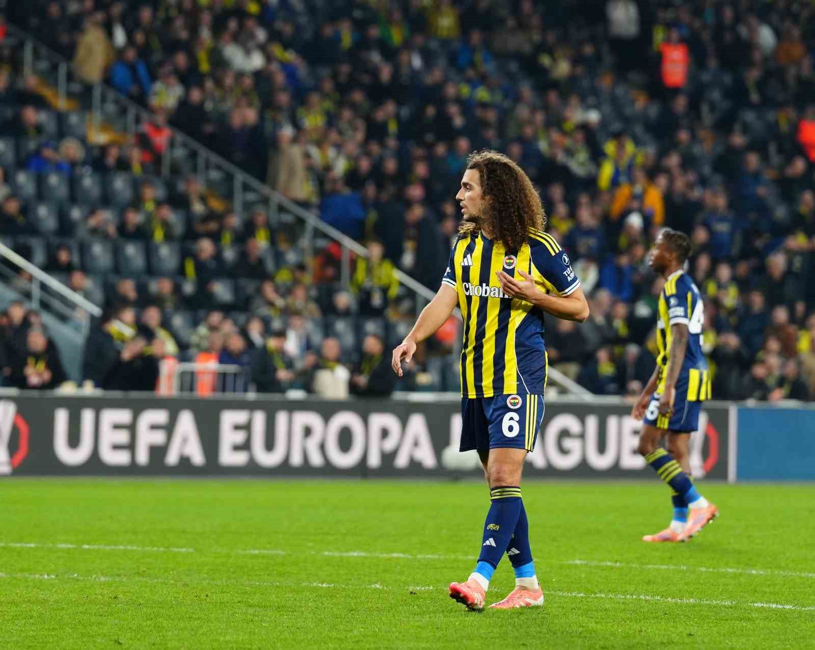 UEFA Avrupa Ligi: Fenerbahçe: 0 - Nottingham Forest: 3 (Maç sonucu)
