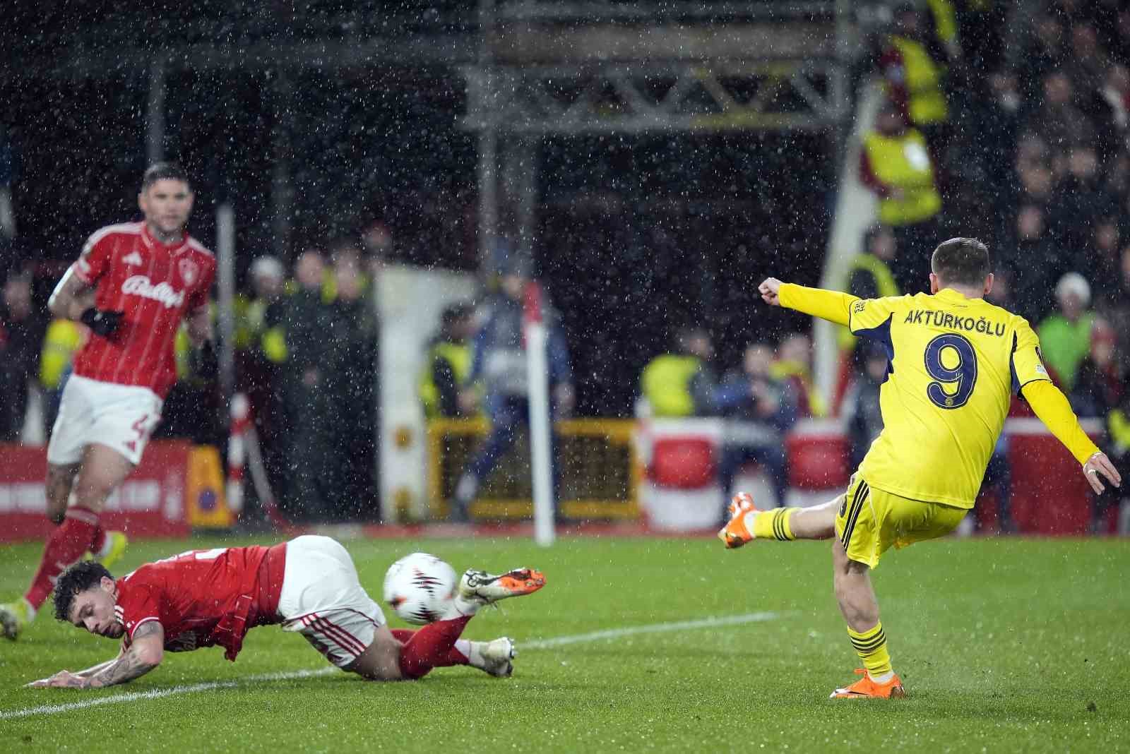 UEFA Avrupa Ligi: Nottingham Forest: 0 - Fenerbahçe: 1 (İlk yarı)
