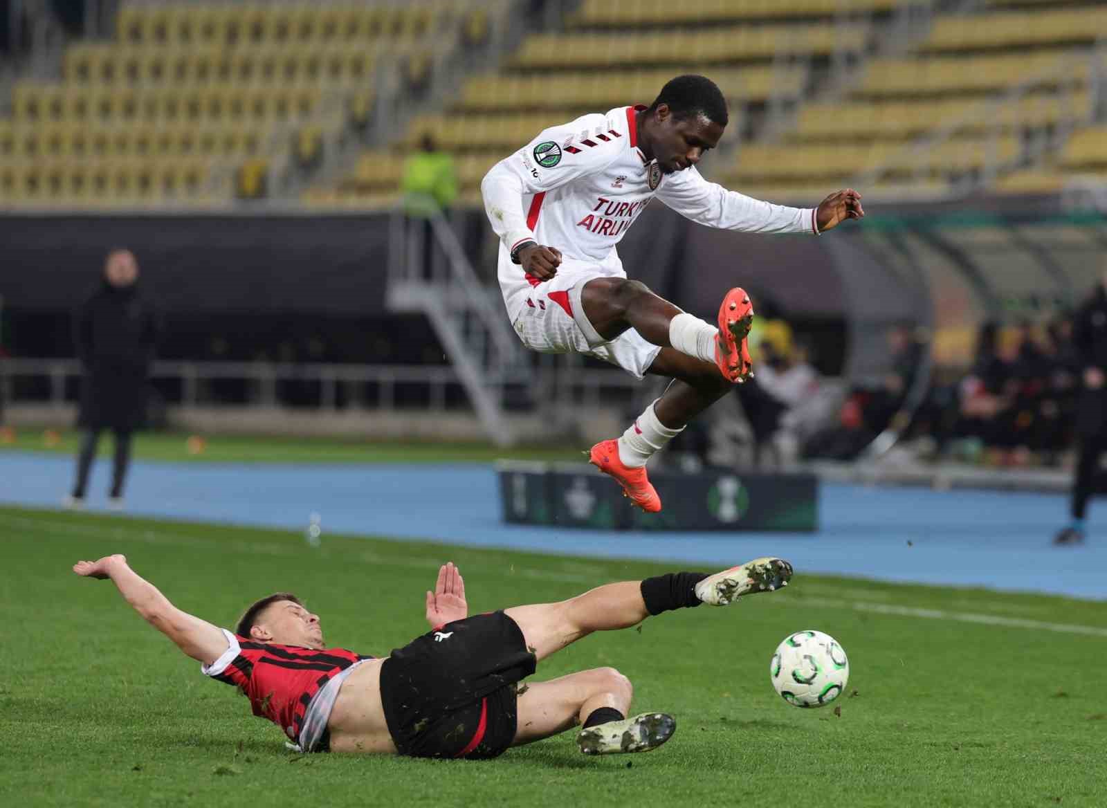 UEFA Konferans Ligi: KF Shkendija: 0 - Samsunspor: 1 (Maç sonucu)
UEFA Konferans Ligi: KF Shkendija: 0 - Samsunspor: 1 (Maç sonucu)