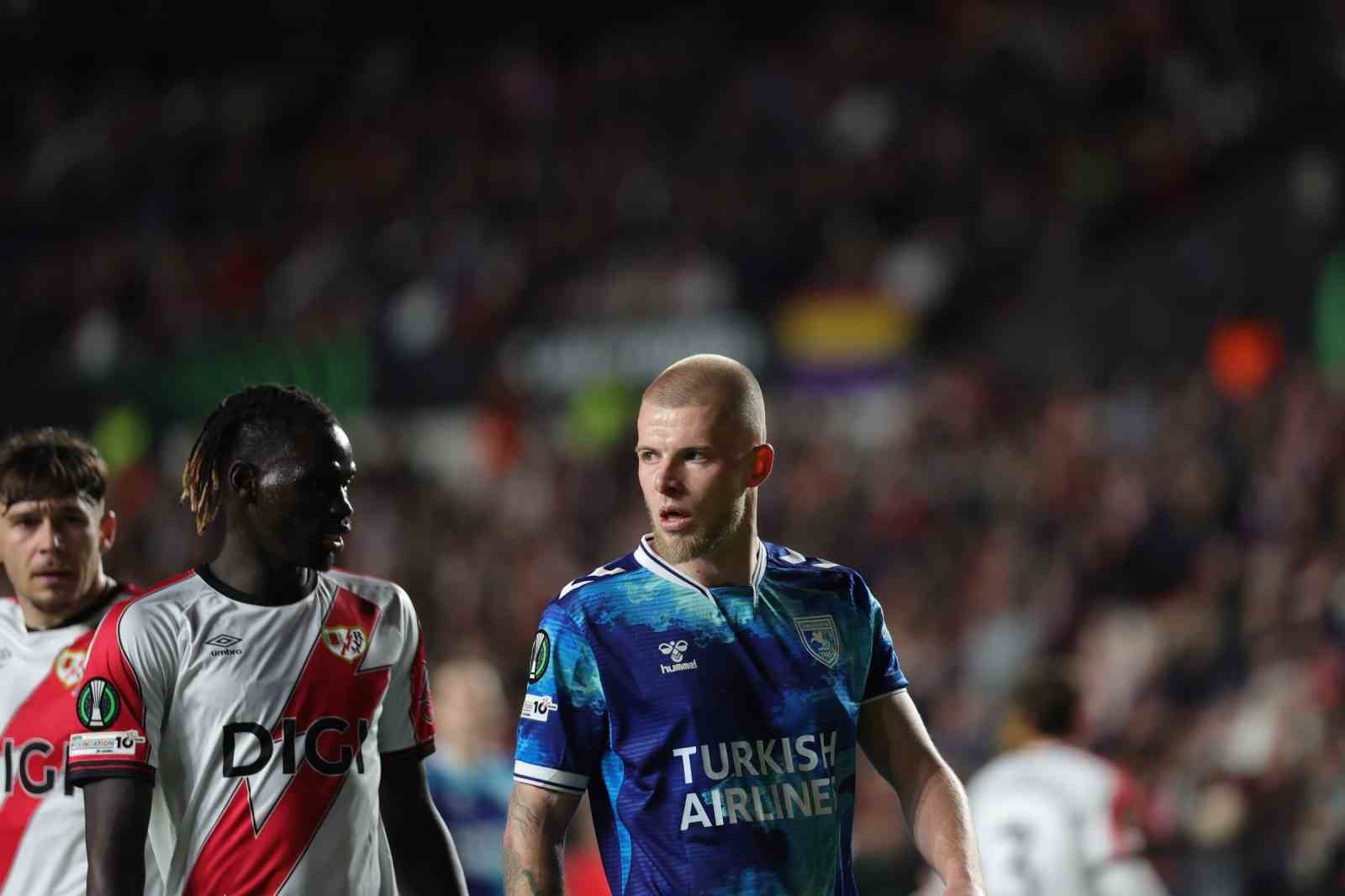 UEFA Konferans Ligi: Rayo Vallecano: 0 - Samsunspor: 0 (İlk yarı)
