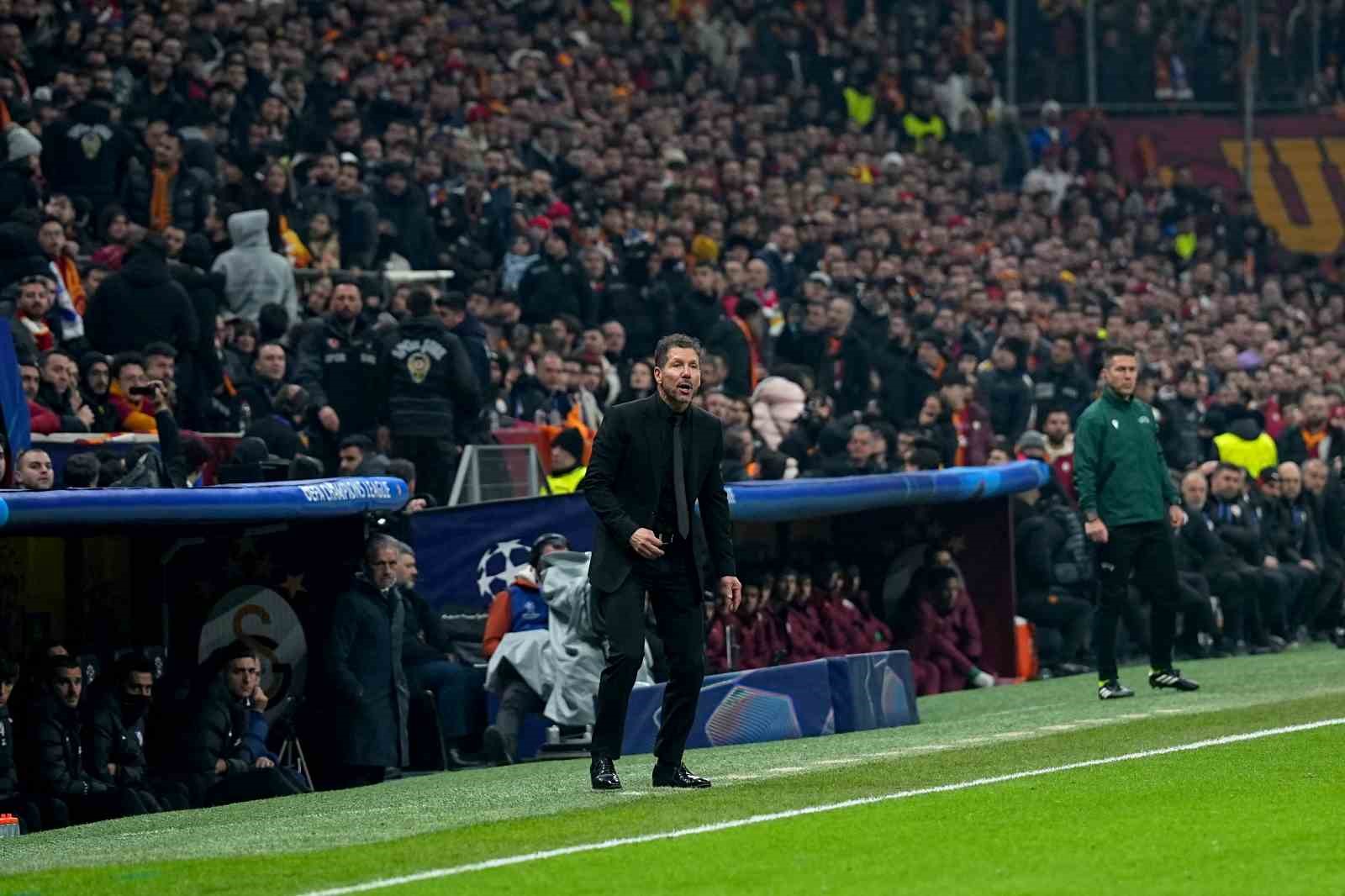 UEFA Şampiyonlar Ligi: Galatasaray: 1 - Atletico Madrid: 1 (İlk yarı)
