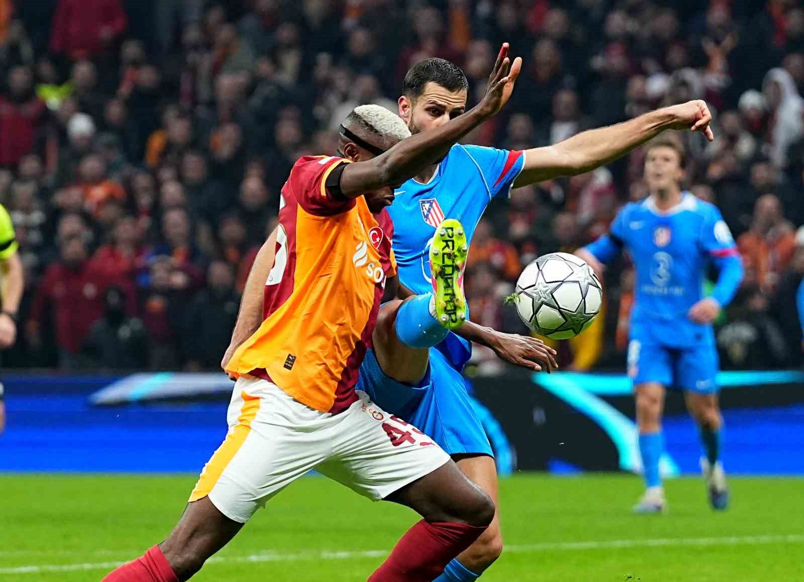 UEFA Şampiyonlar Ligi: Galatasaray: 1 - Atletico Madrid: 1 (İlk yarı)
