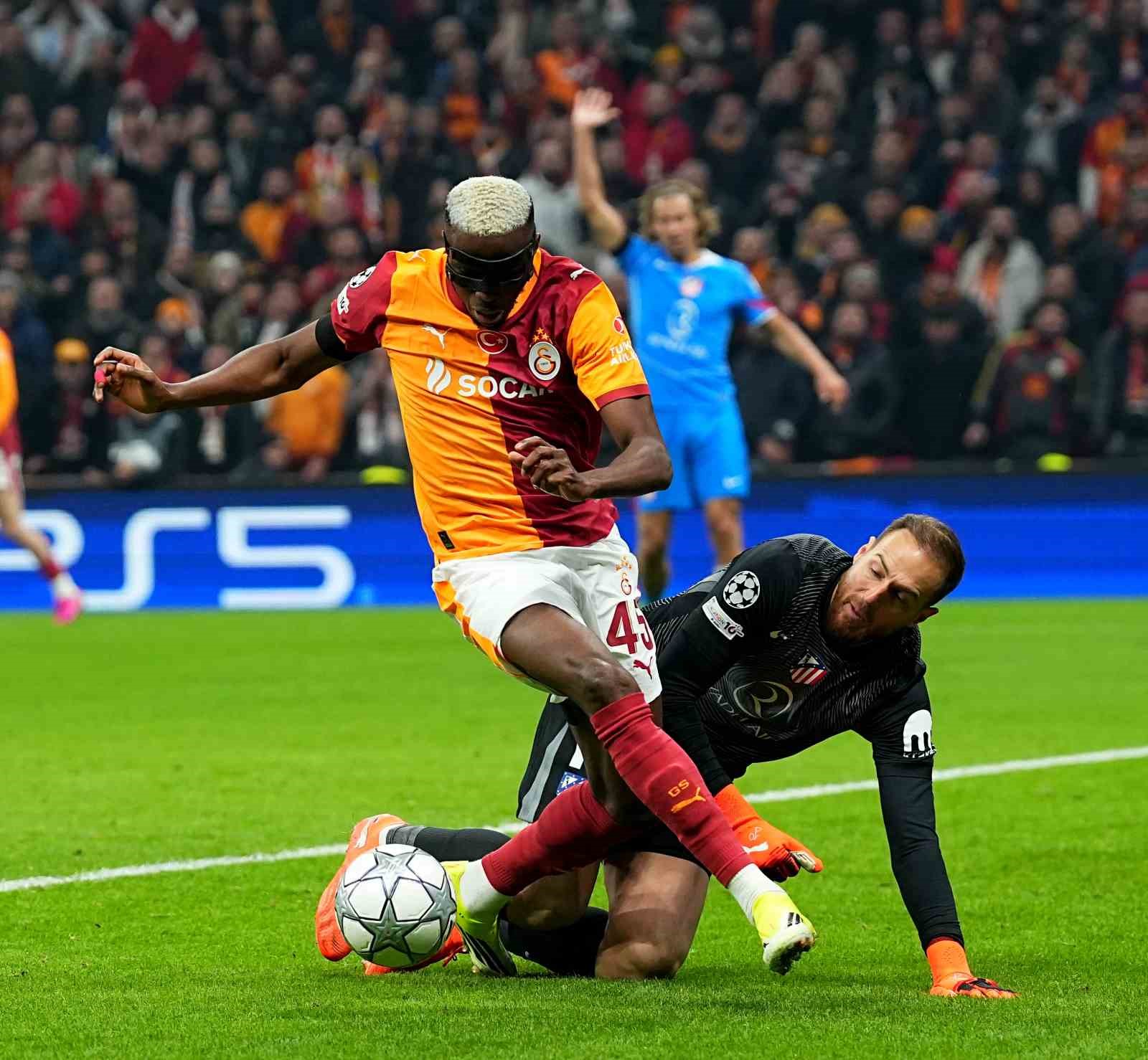 UEFA Şampiyonlar Ligi: Galatasaray: 1 - Atletico Madrid: 1 (İlk yarı)

