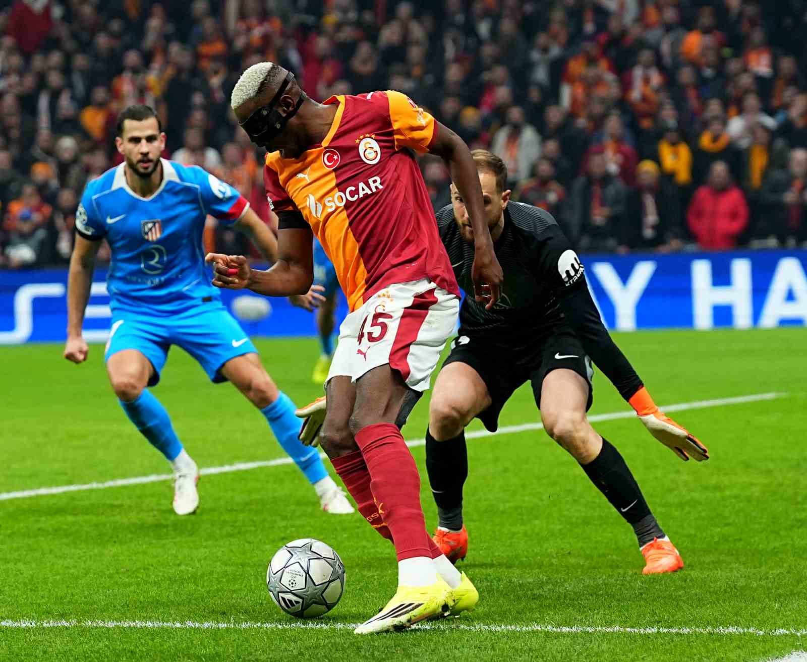 UEFA Şampiyonlar Ligi: Galatasaray: 1 - Atletico Madrid: 1 (İlk yarı)
