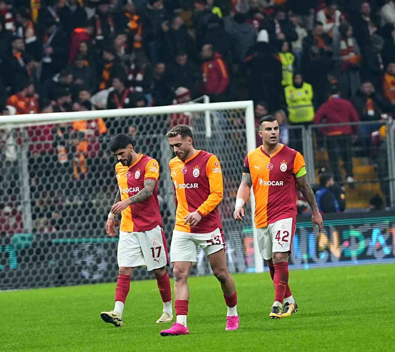 UEFA Şampiyonlar Ligi: Galatasaray: 1 - Atletico Madrid: 1 (İlk yarı)
